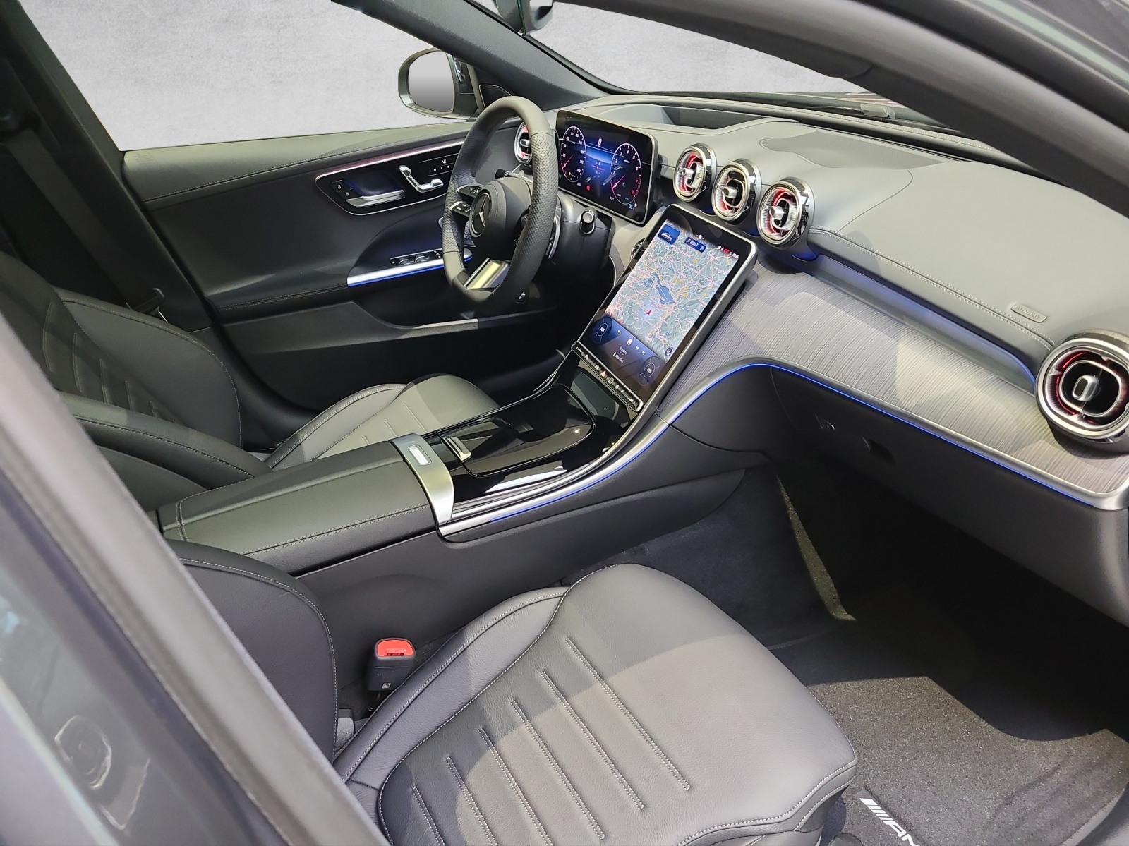 MERCEDES-BENZ C 300 AMG Line 4matic-image-12