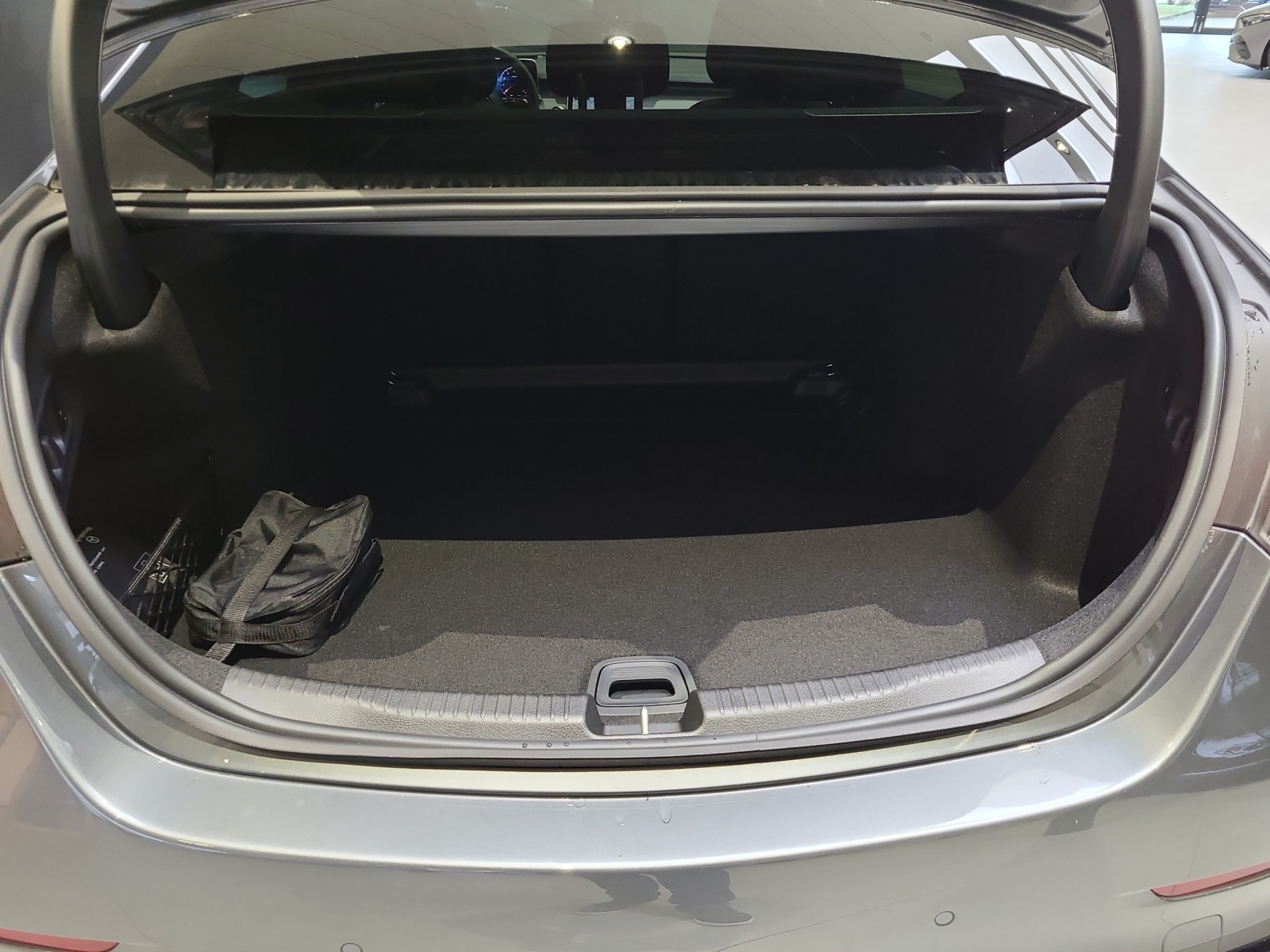 MERCEDES-BENZ C 300 AMG Line 4matic-image-5