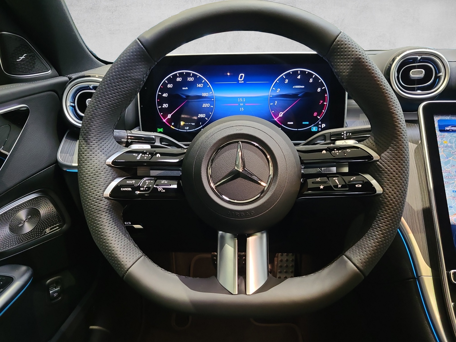 MERCEDES-BENZ C 300 AMG Line 4matic-image-2