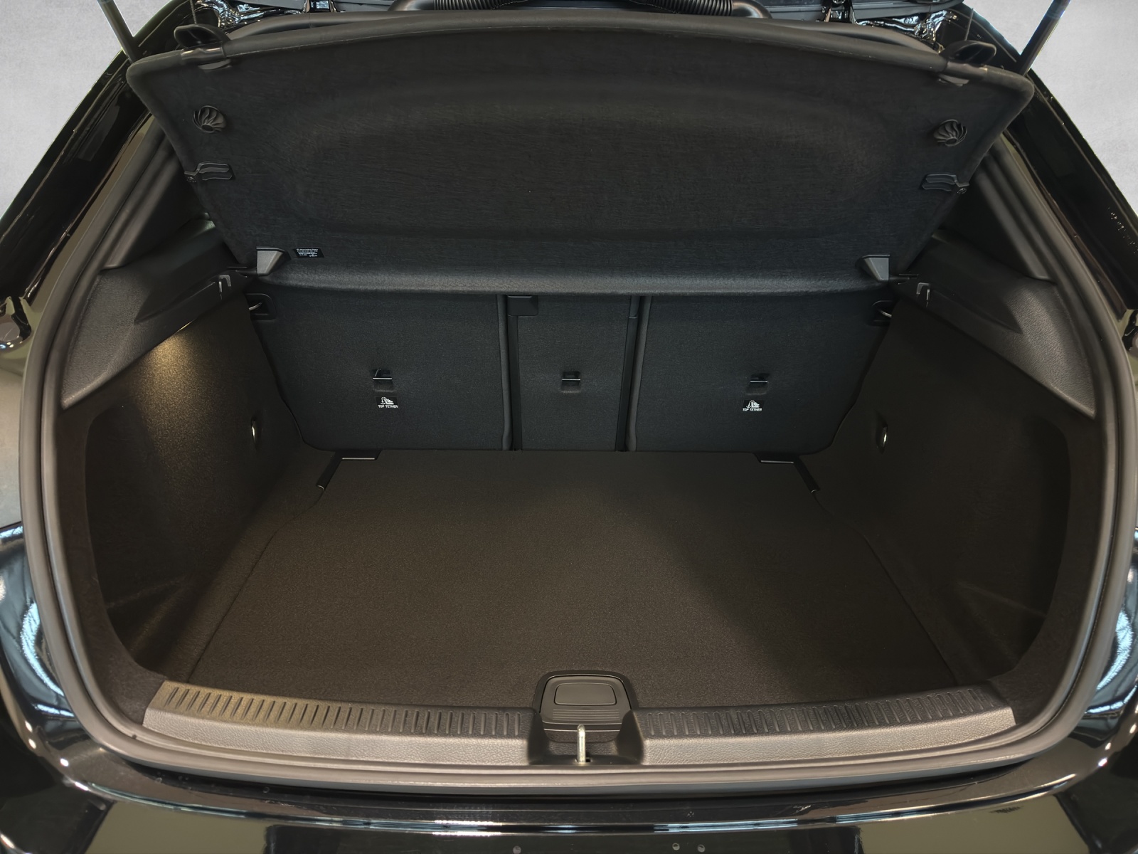 MERCEDES-BENZ A 220 AMG Line 4M W177-image-5