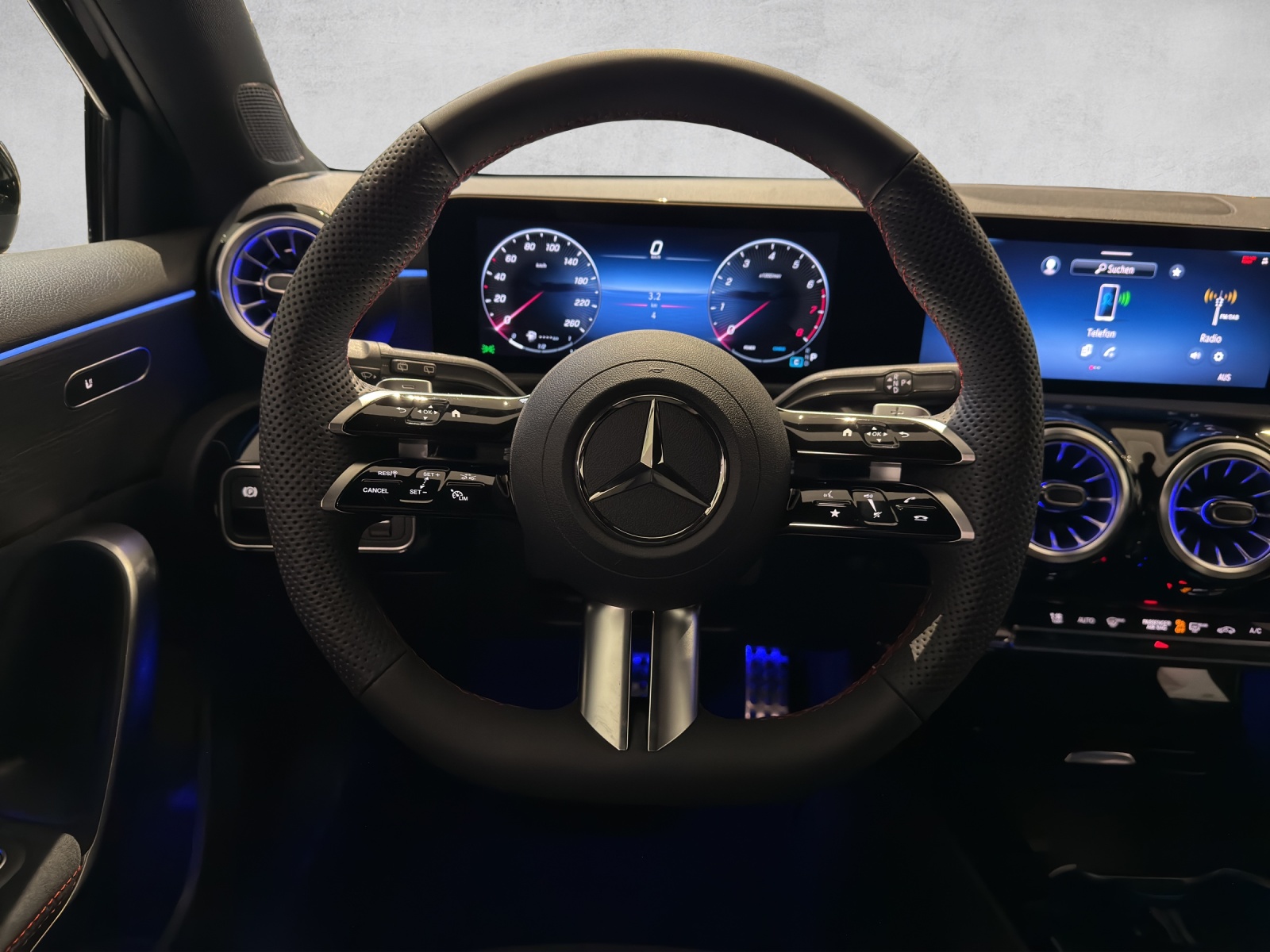 MERCEDES-BENZ A 220 AMG Line 4M W177-image-4