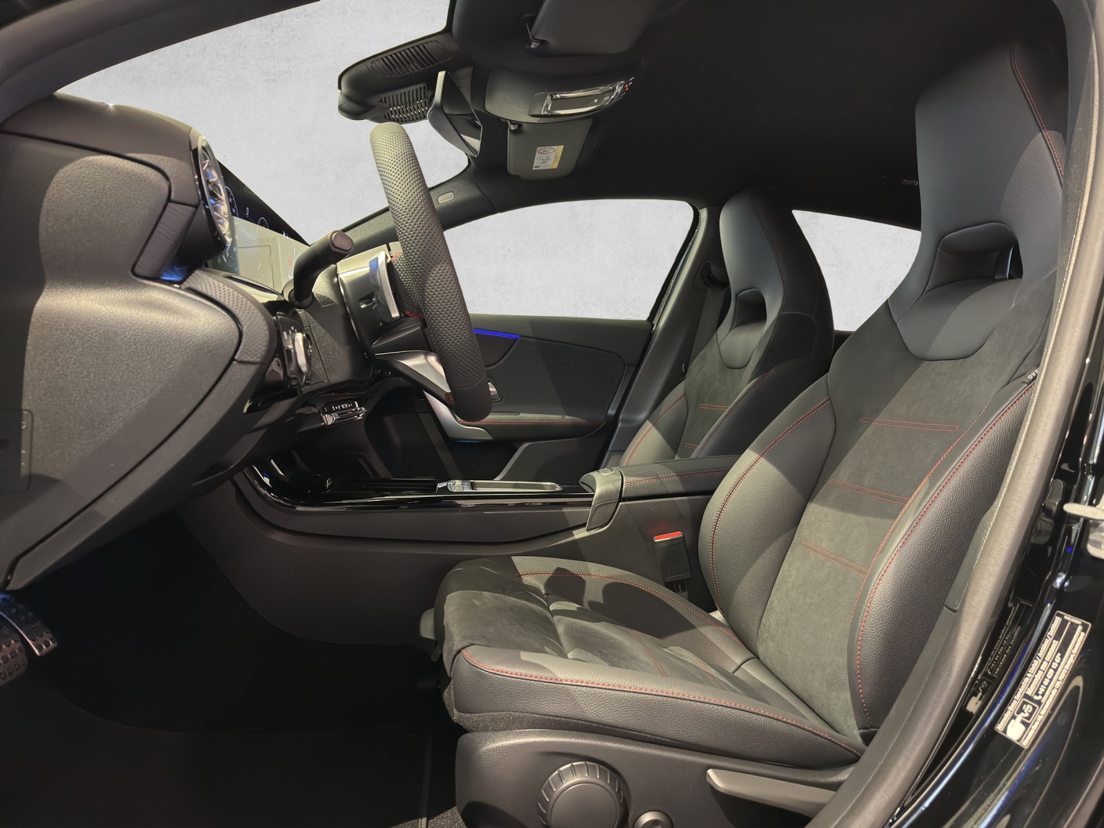 MERCEDES-BENZ A 220 AMG Line 4M W177-image-12