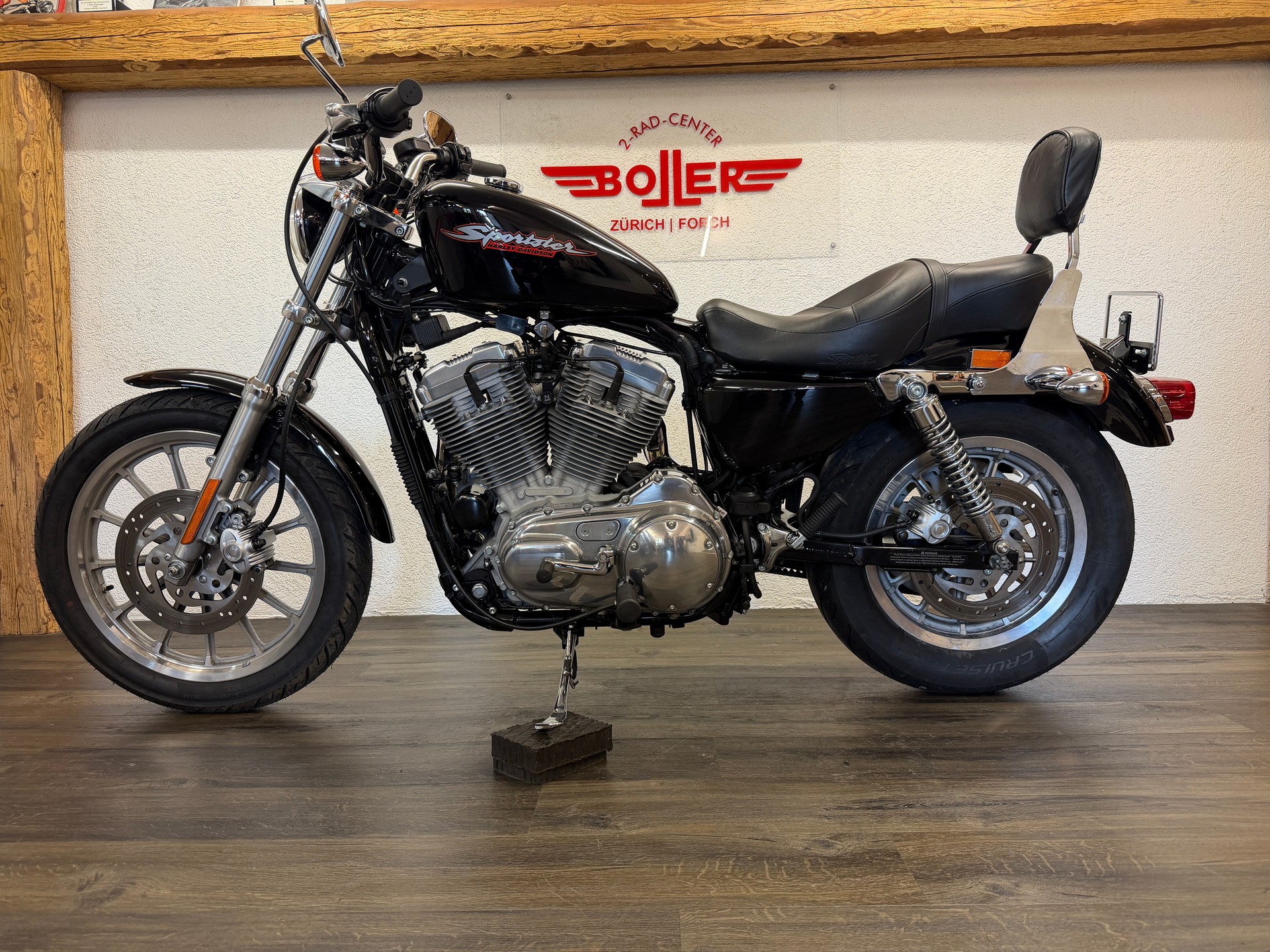 HARLEY-DAVIDSON XL 883 Hugger