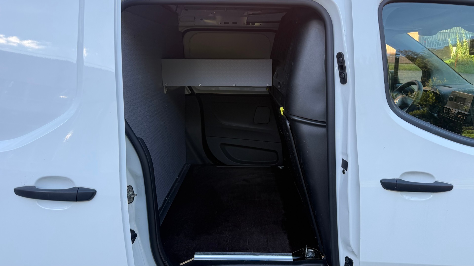 CITROEN Berlingo Van 1.6 Blue HDi 100 s/s Club-image-12