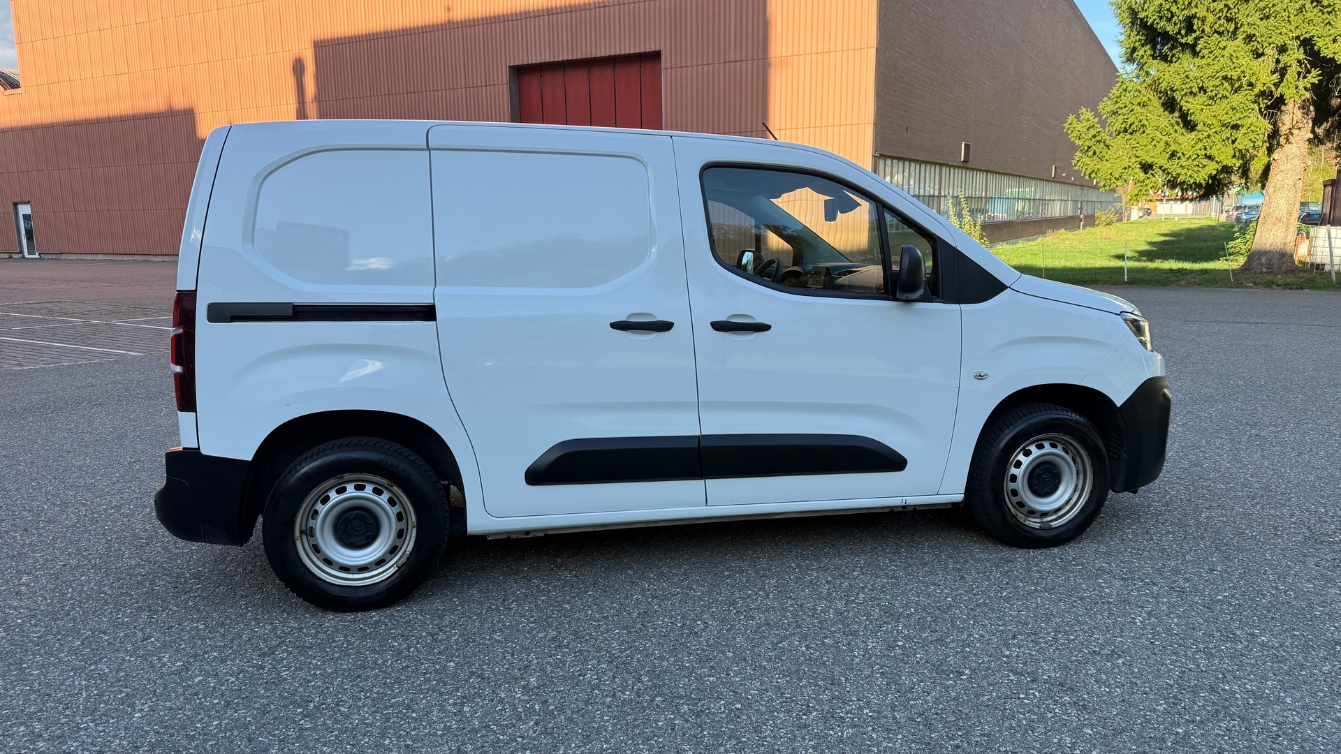 CITROEN Berlingo Van 1.6 Blue HDi 100 s/s Club-image-6