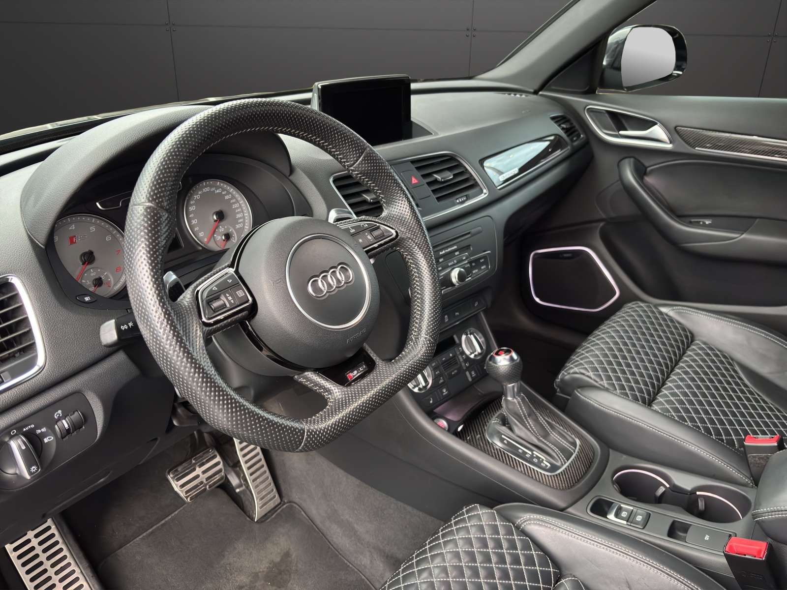 AUDI RS Q3 2.5 TFSI quattro S-tronic-image-3