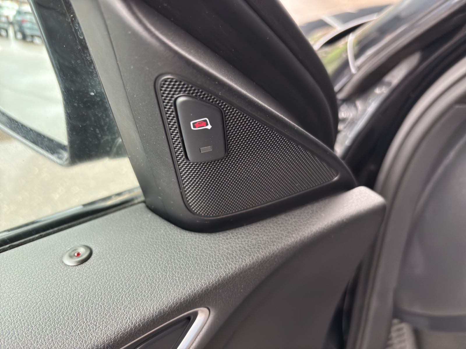 AUDI RS Q3 2.5 TFSI quattro S-tronic-image-12