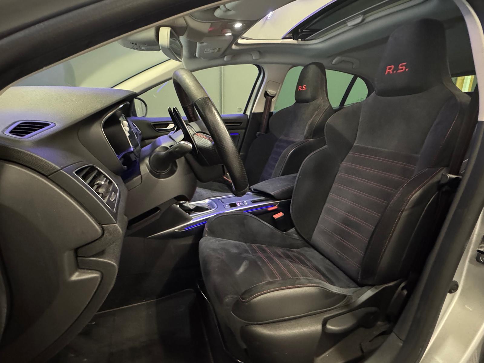 RENAULT Mégane Trophy 300 EDC-image-9
