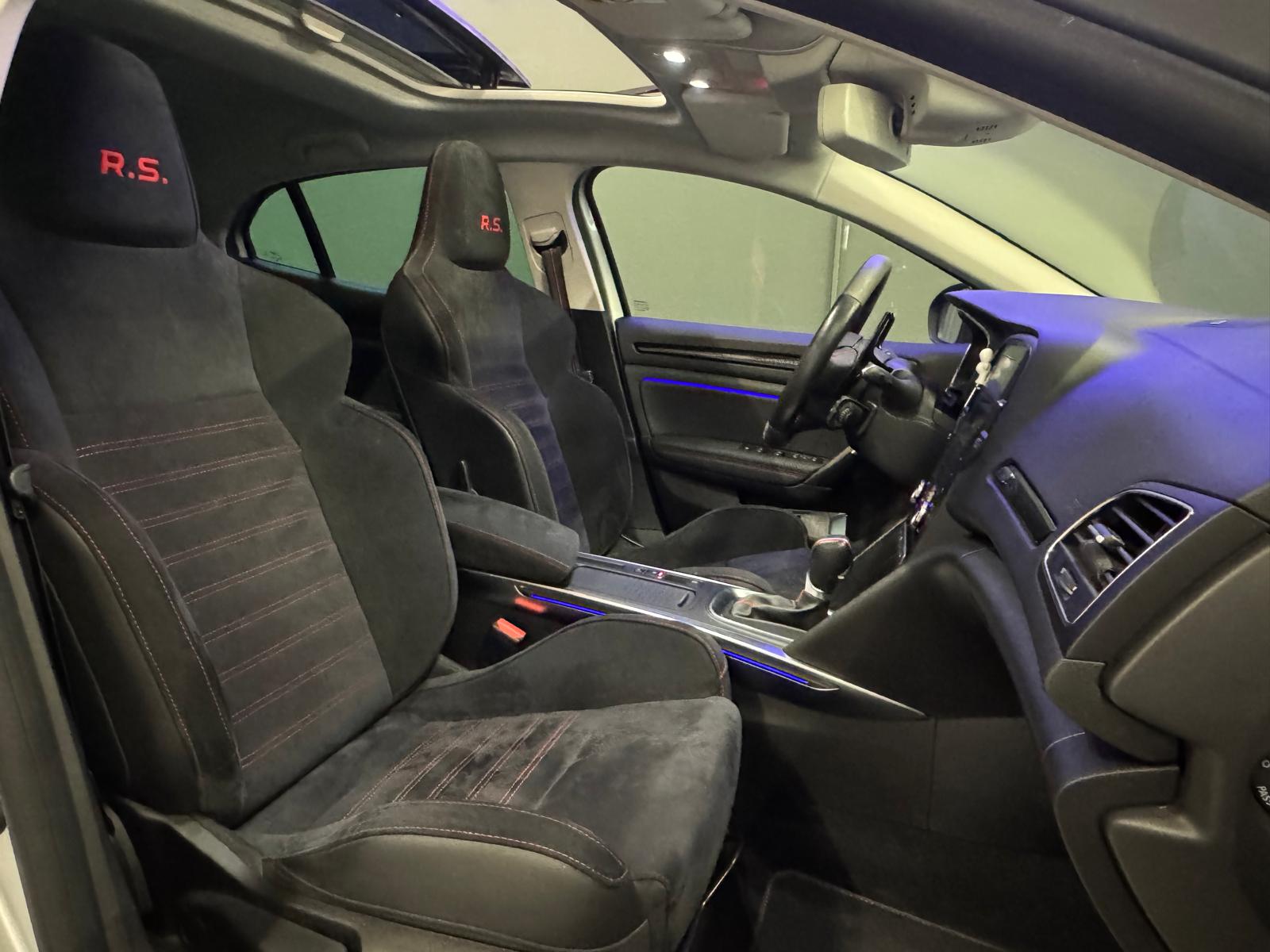RENAULT Mégane Trophy 300 EDC-image-10