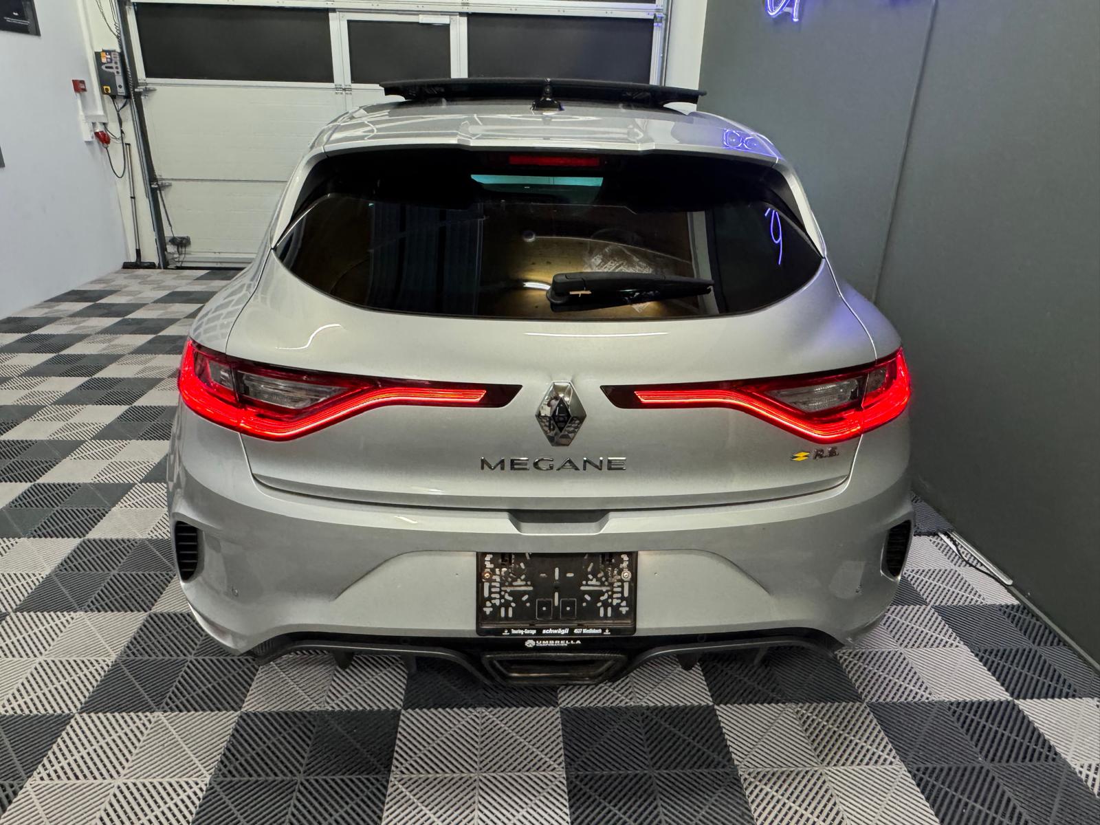 RENAULT Mégane Trophy 300 EDC-image-4