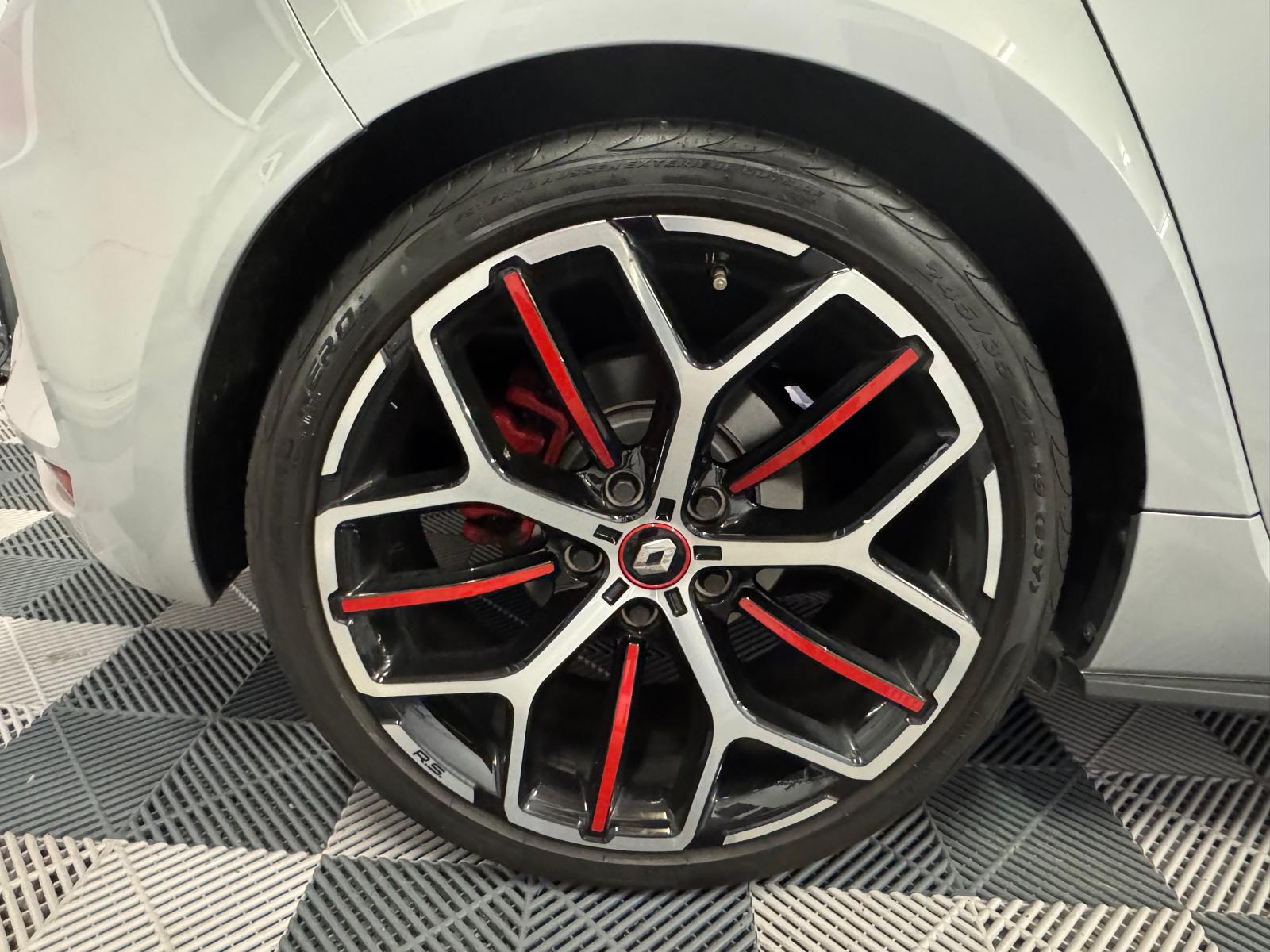 RENAULT Mégane Trophy 300 EDC-image-25