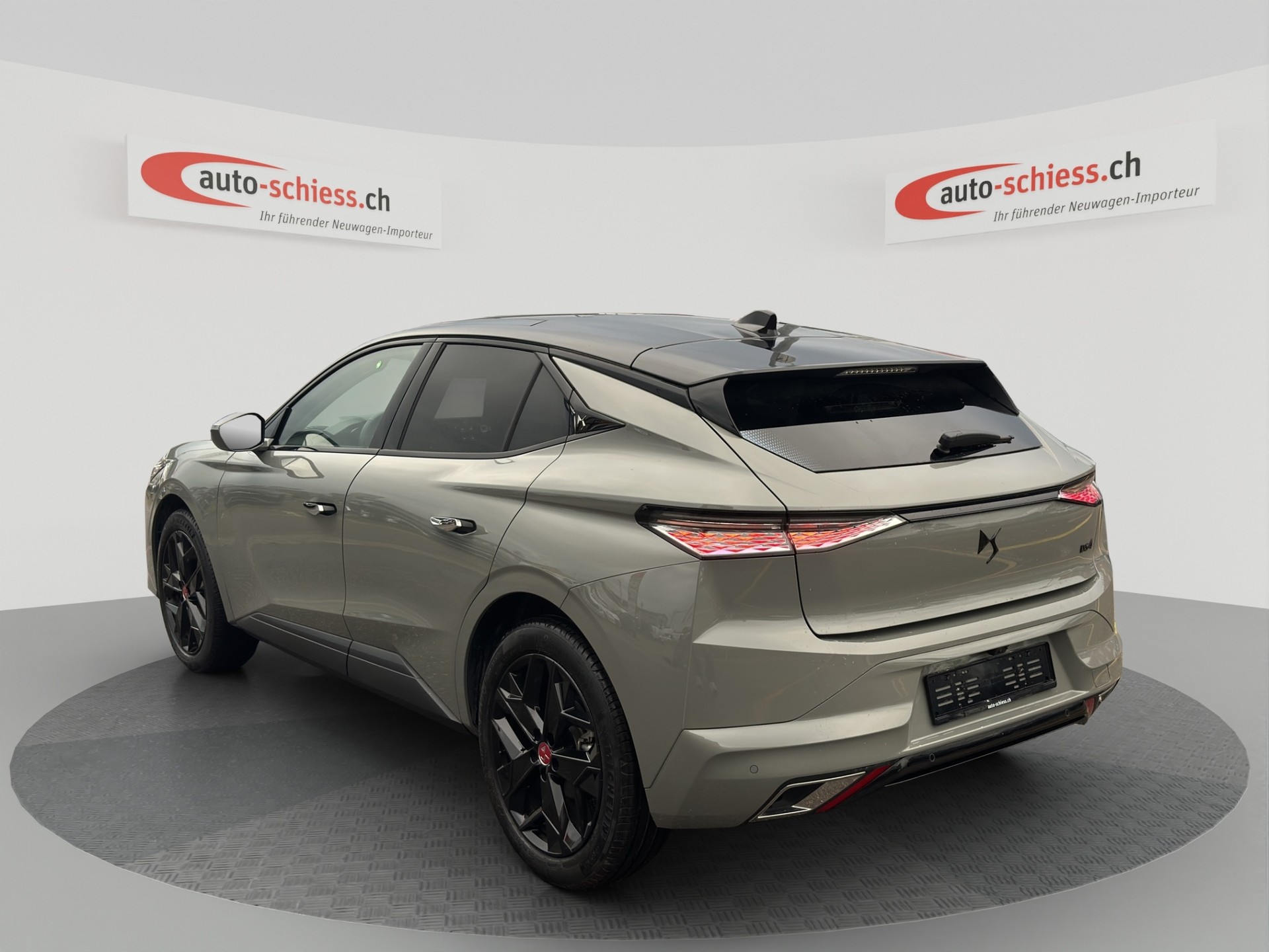 DS AUTOMOBILES DS4 1.2 Pure Tech Performance Line EAT8 Bi-Color-image-2