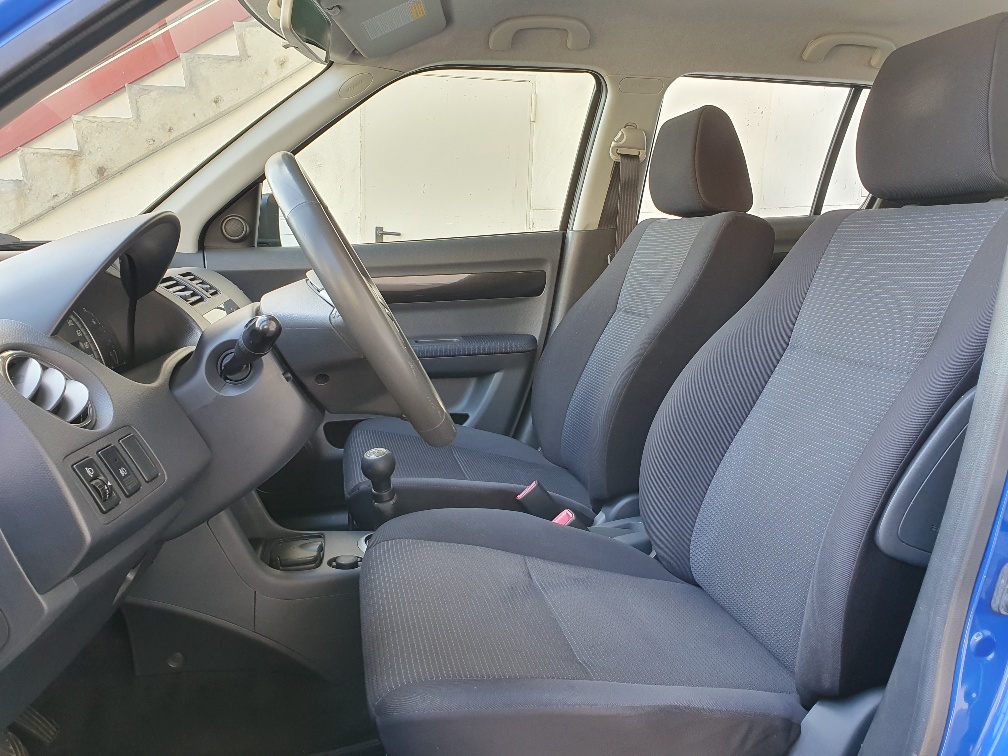 SUZUKI Swift 1.3i 16V GL Top Piz Sulai LE 4x4-image-6