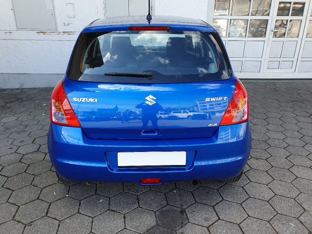 SUZUKI Swift 1.3i 16V GL Top Piz Sulai LE 4x4-image-16