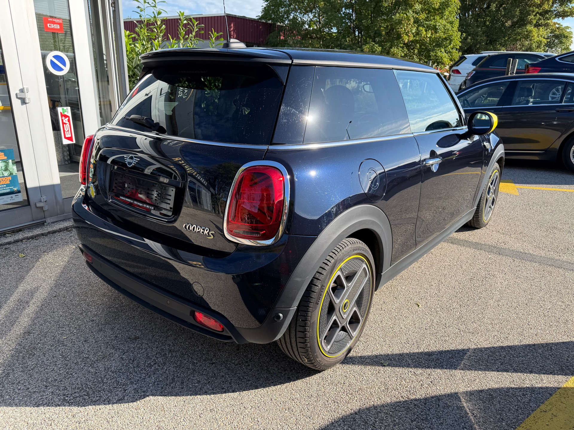 MINI Cooper SE-image-2