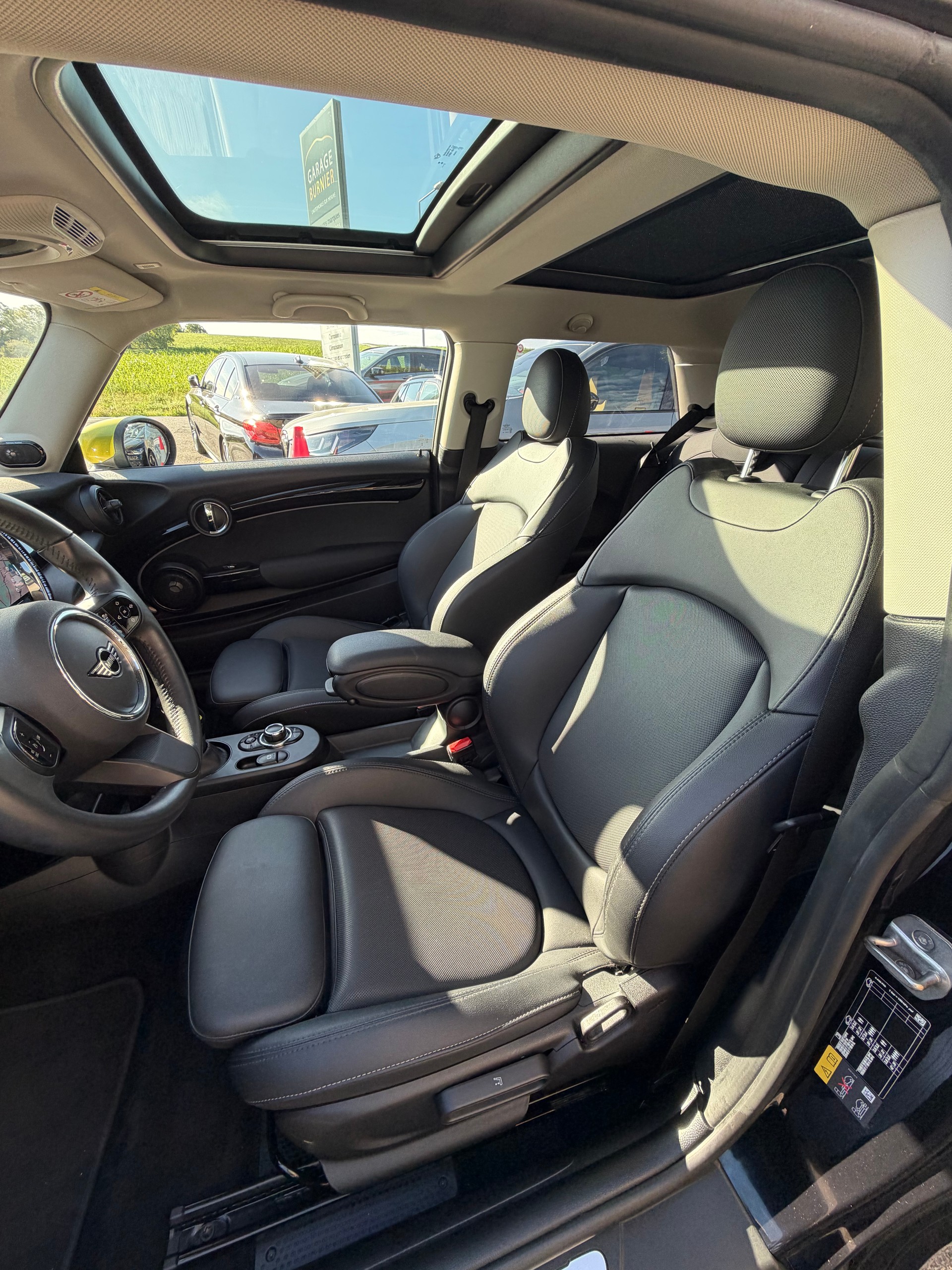 MINI Cooper SE-image-3