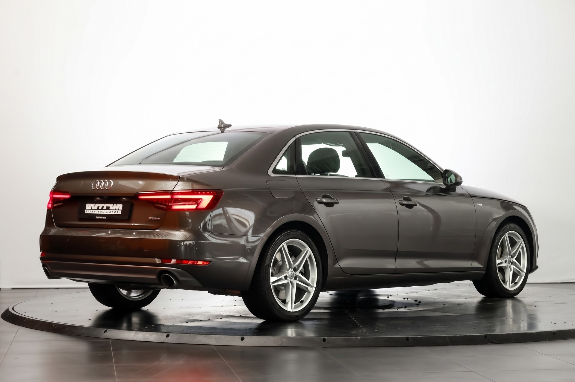 AUDI A4 Limousine 2.0 TFSI S-Line quattro Argus Brown-image-7