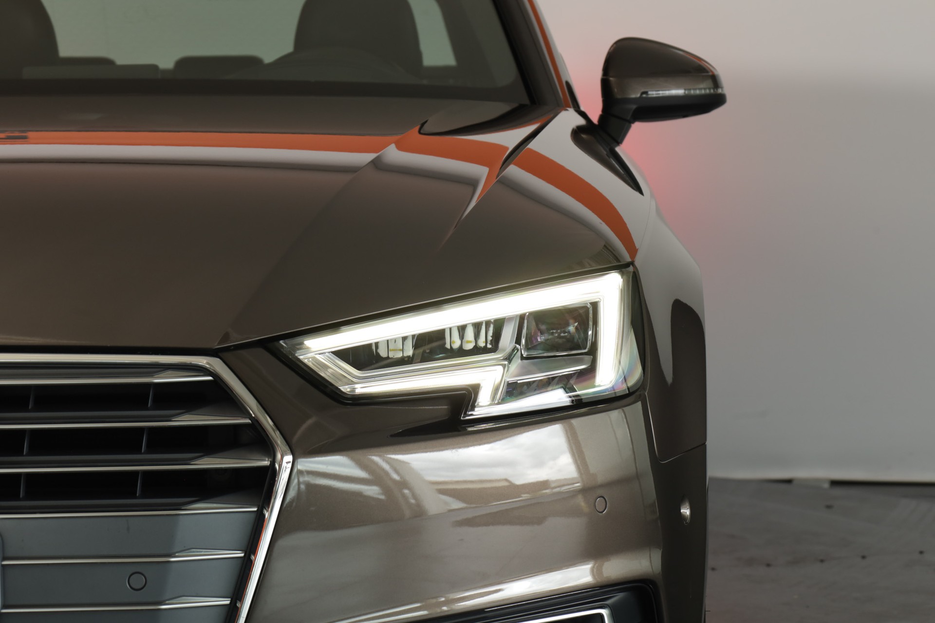 AUDI A4 Limousine 2.0 TFSI S-Line quattro Argus Brown-image-9