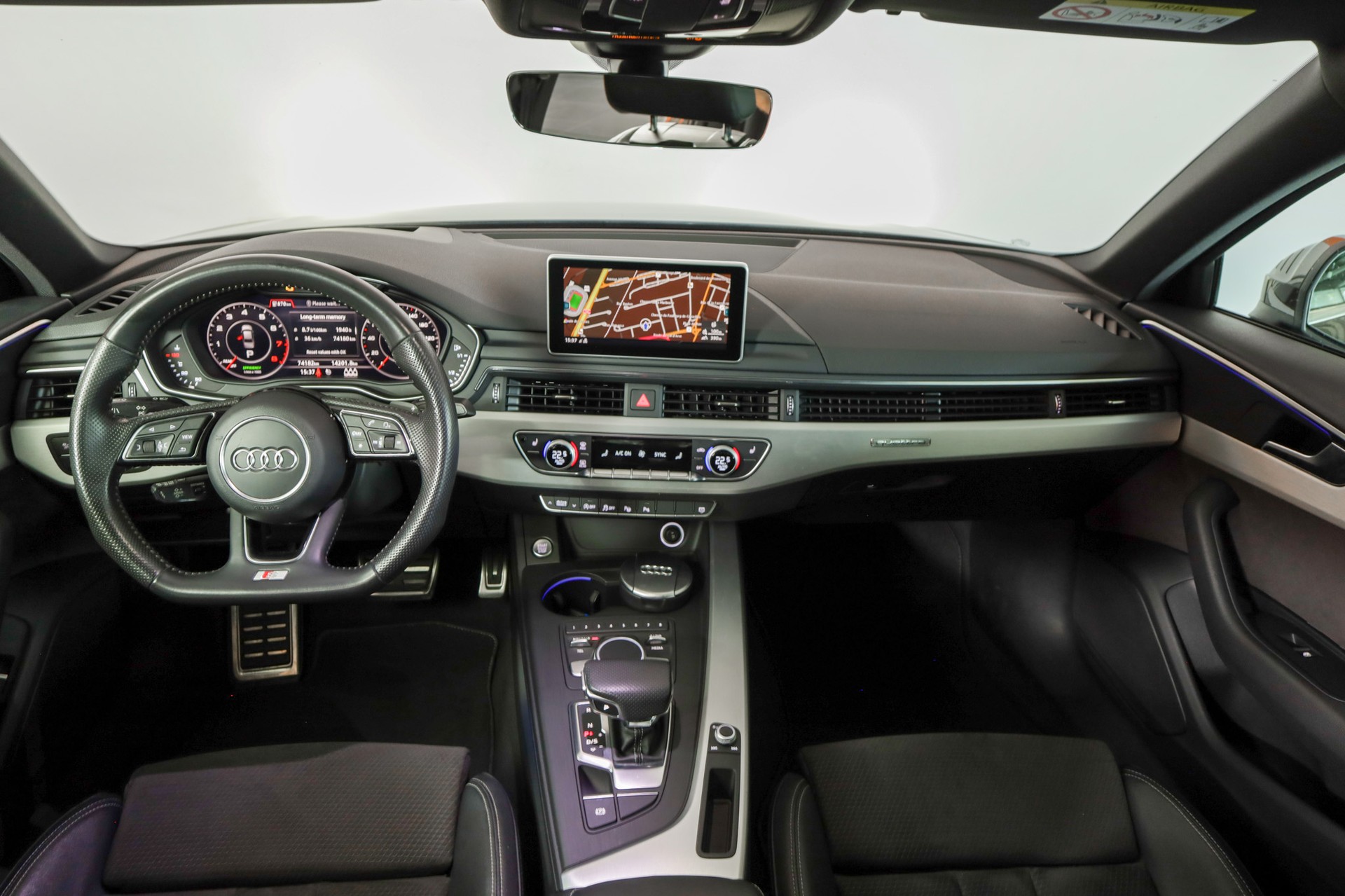 AUDI A4 Limousine 2.0 TFSI S-Line quattro Argus Brown-image-12