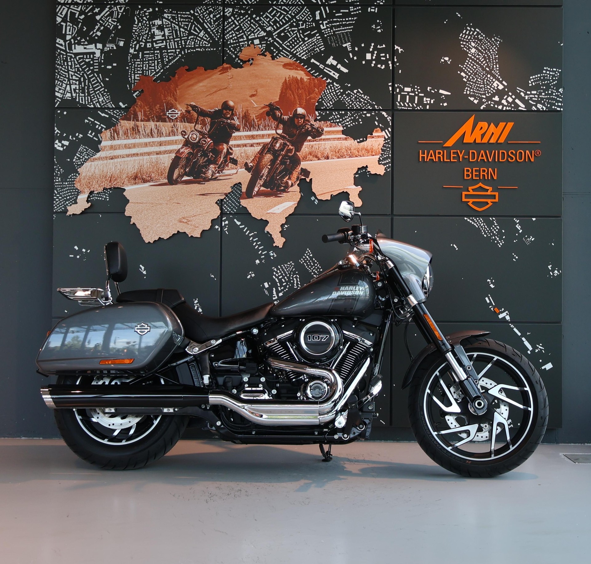 HARLEY-DAVIDSON FLSB Sport Glide 107 ABS