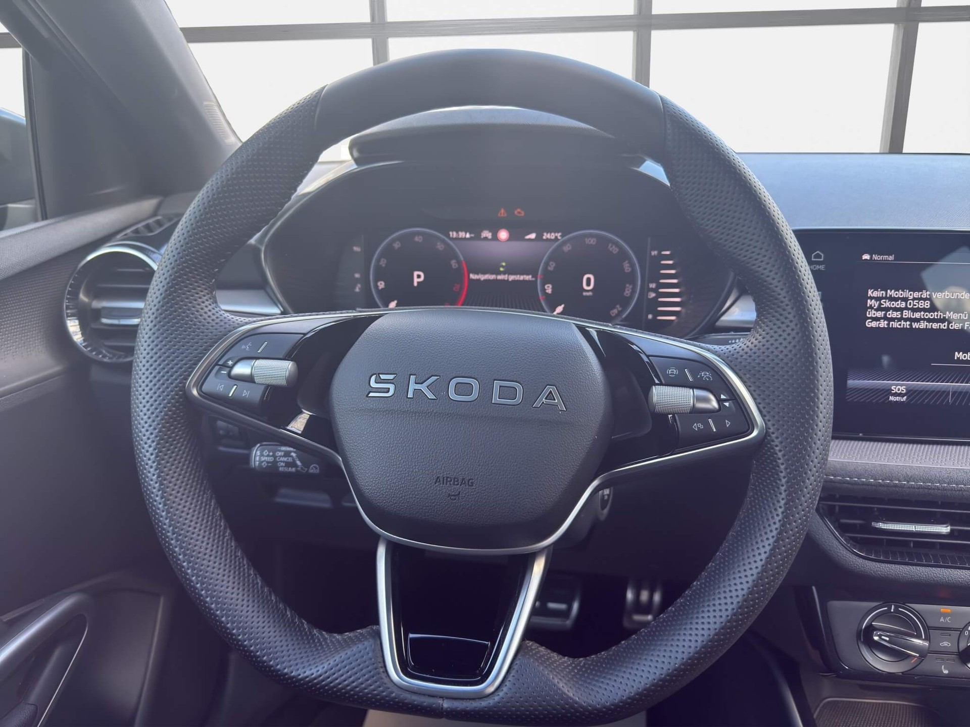 SKODA Fabia 1.0 TSI Selection DSG-image-9