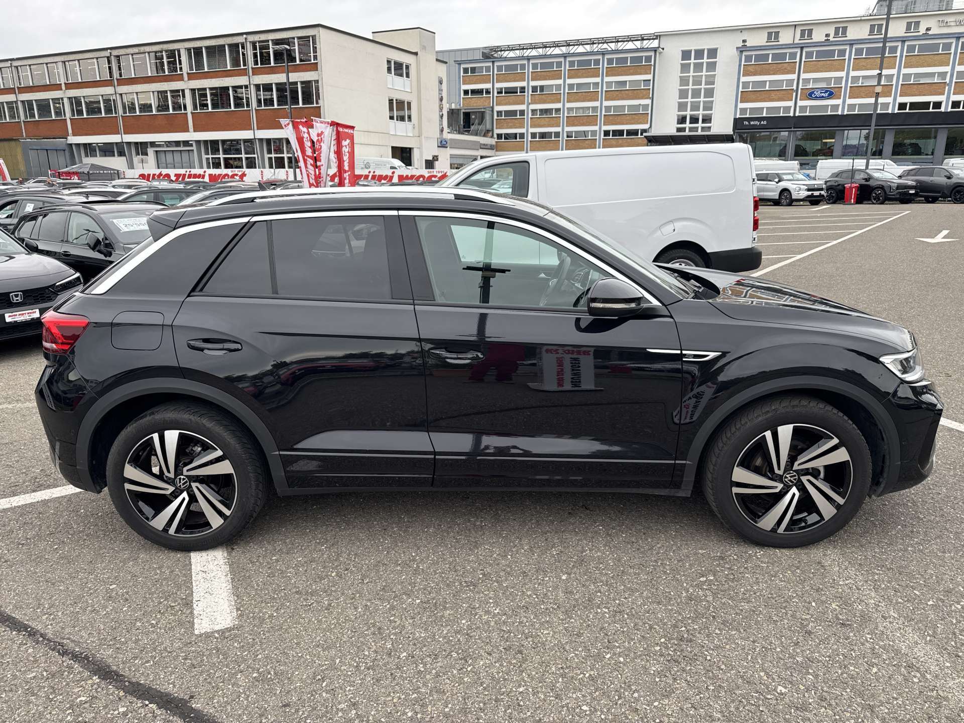 VW T-Roc 1.5 TSi EVO R-Line DSG-Automat-image-10