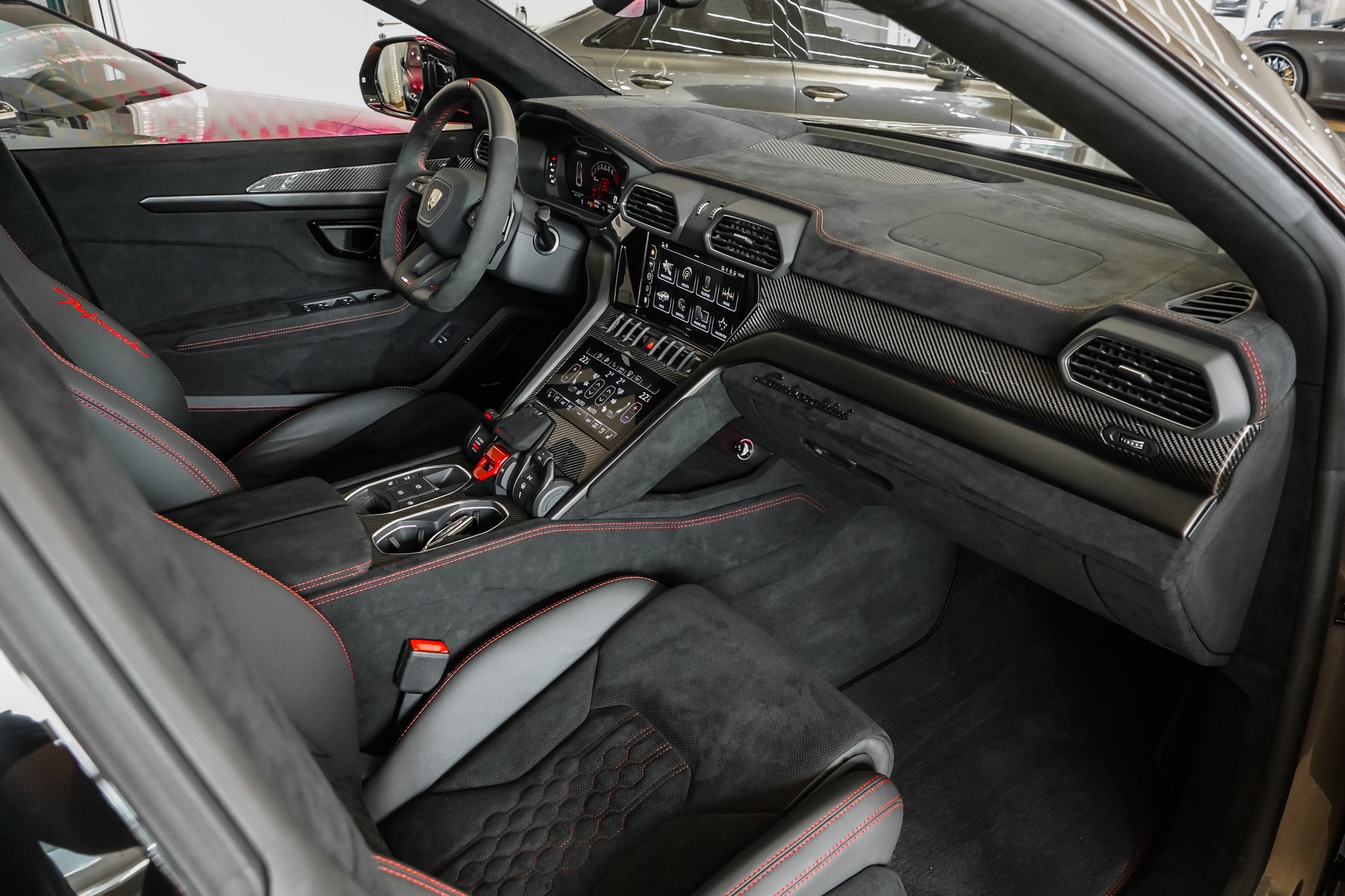LAMBORGHINI Urus Performante "60 Aniversario"-image-20