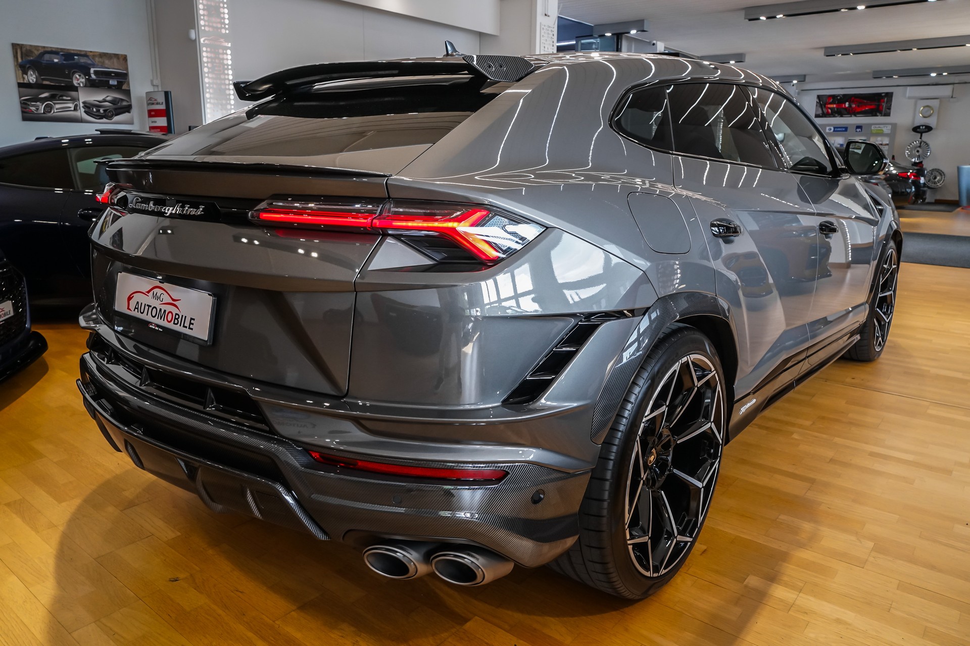 LAMBORGHINI Urus Performante "60 Aniversario"-image-8