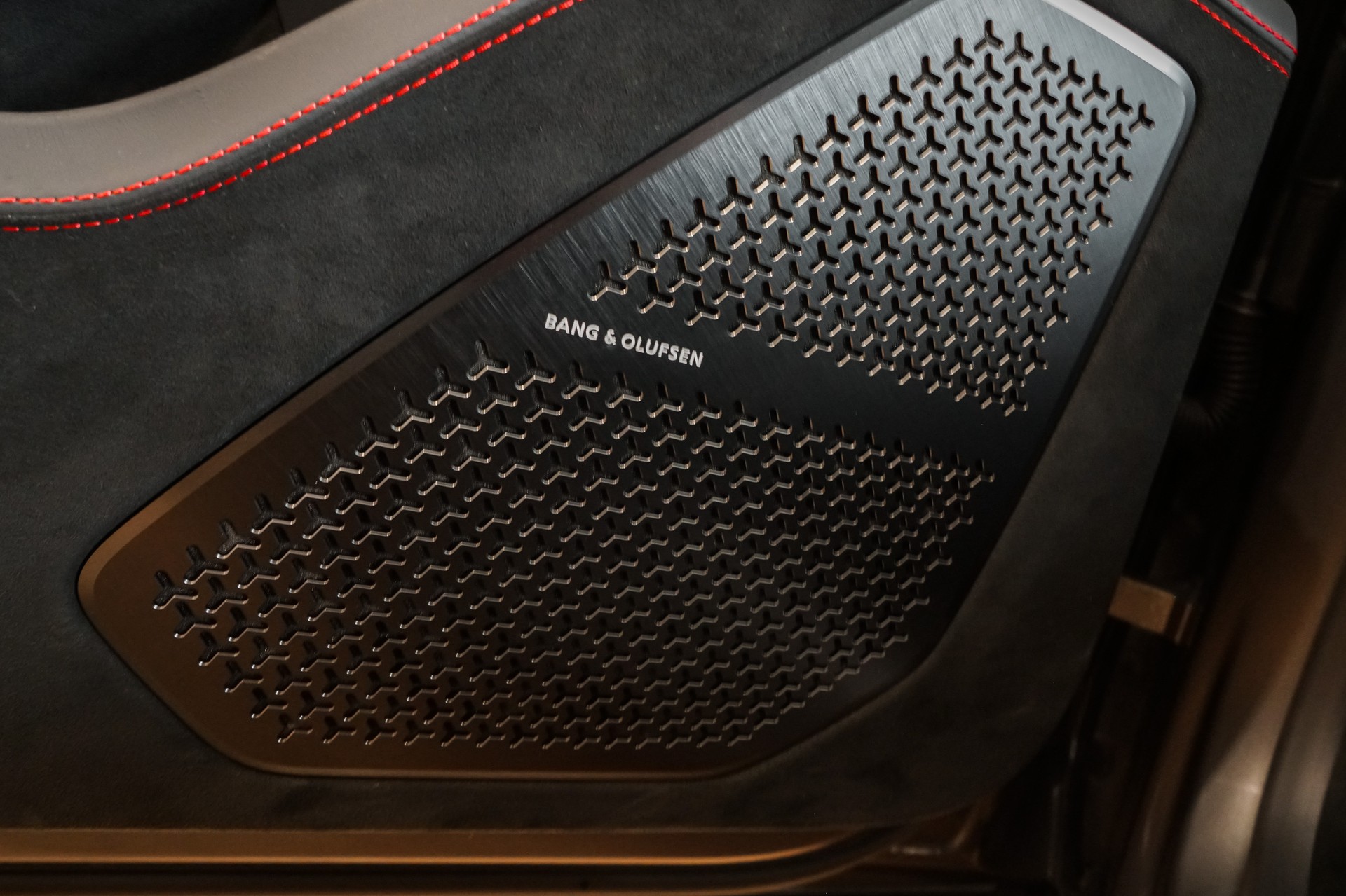 LAMBORGHINI Urus Performante "60 Aniversario"-image-24