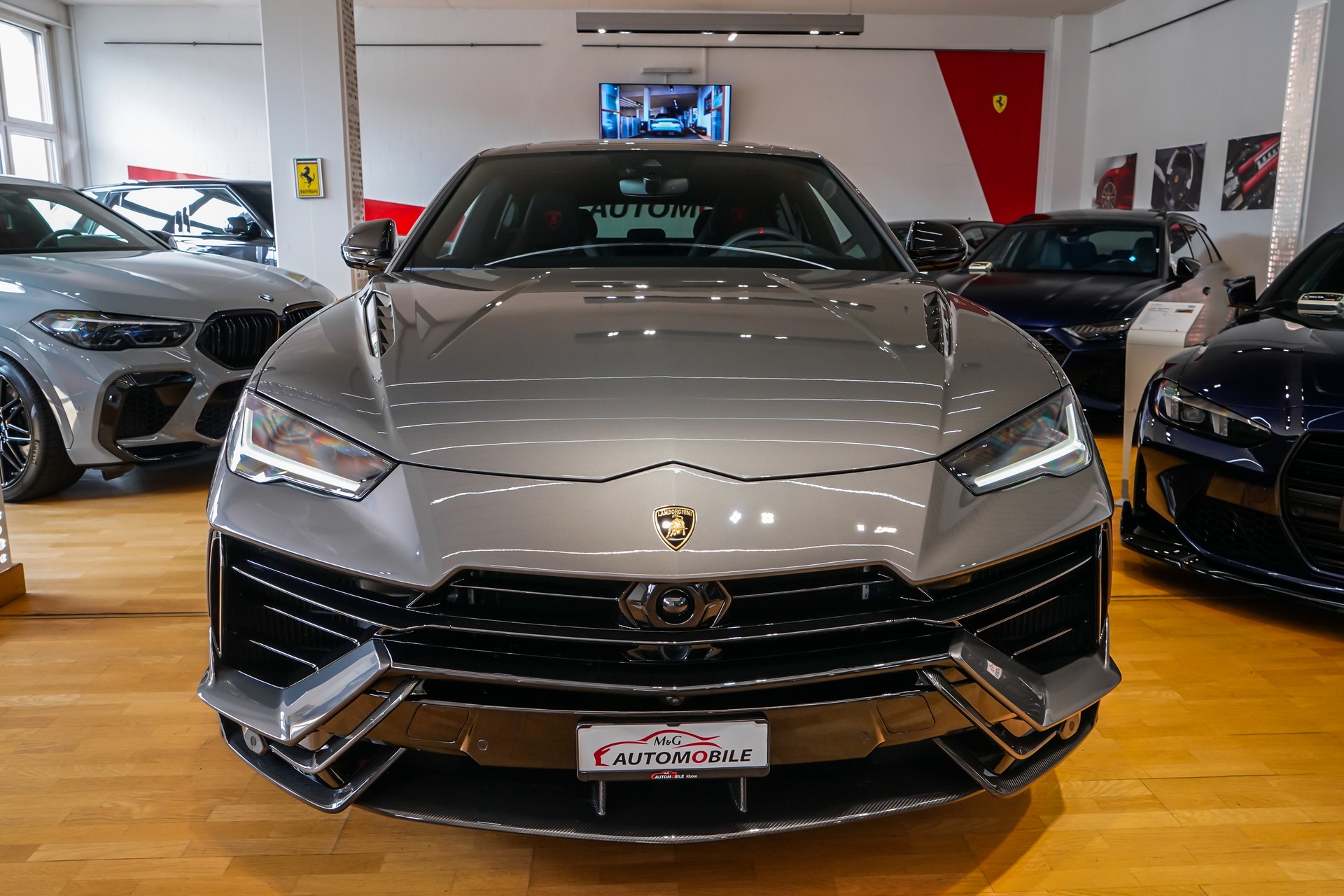 LAMBORGHINI Urus Performante "60 Aniversario"-image-1