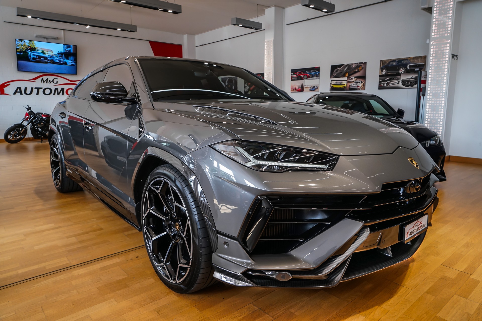 LAMBORGHINI Urus Performante "60 Aniversario"-image-2