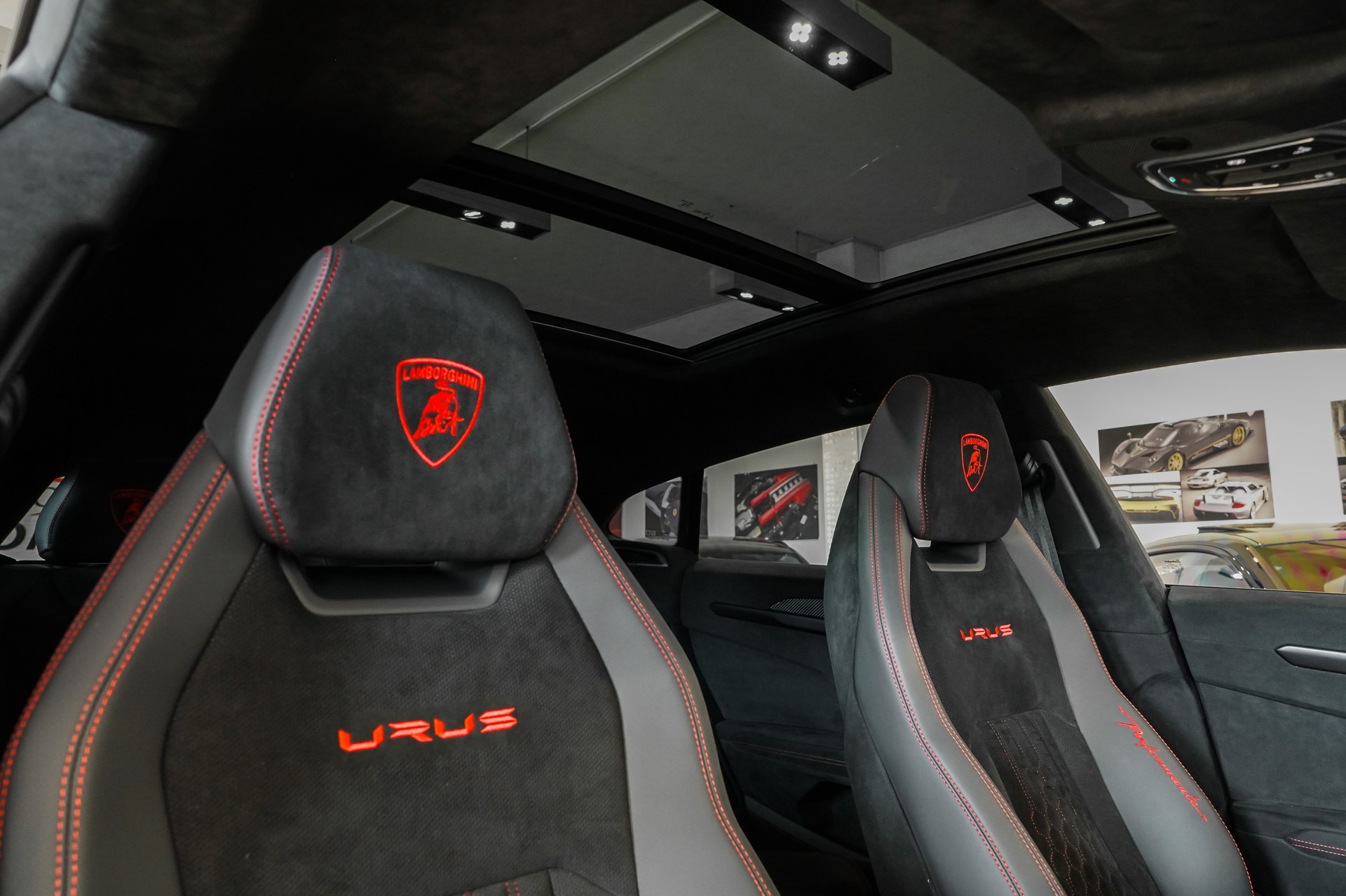 LAMBORGHINI Urus Performante "60 Aniversario"-image-21
