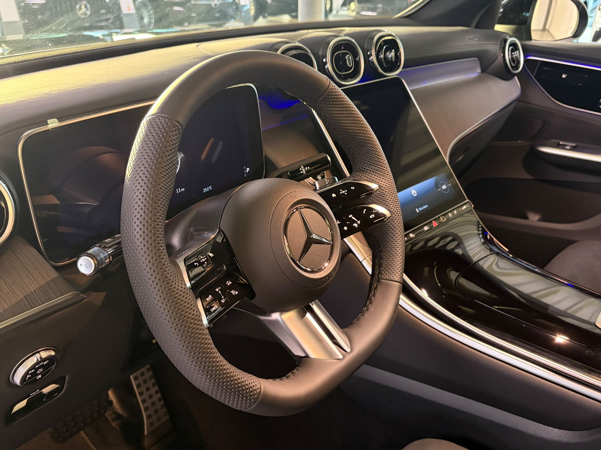 MERCEDES-BENZ GLC Coupé 200 4Matic 9G-Tronic-image-9