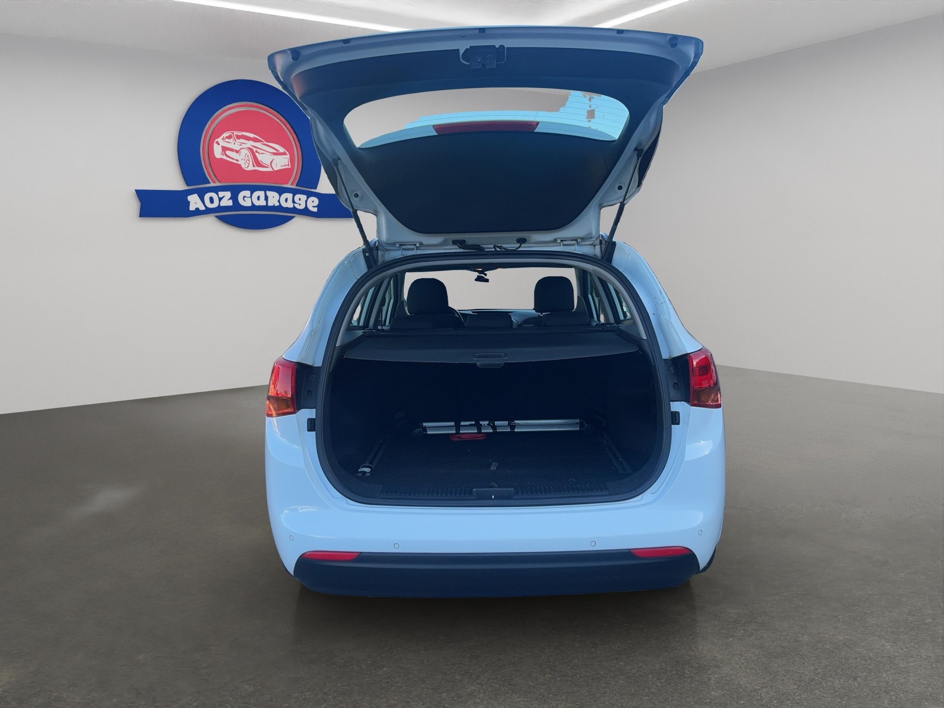KIA Cee'd Sportswagon 1.6 GDi FiFa Wolrd Cup Edition-image-6
