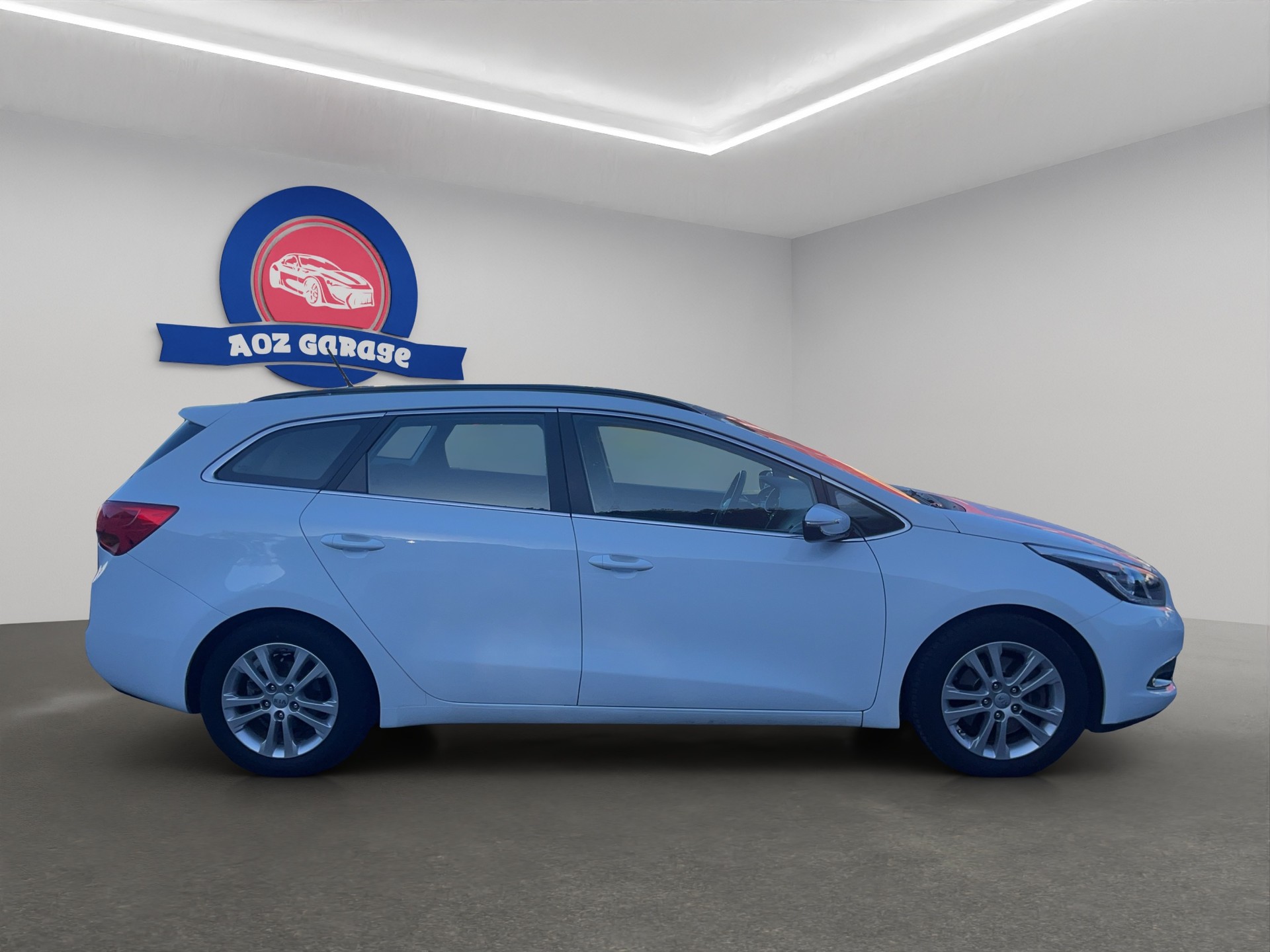 KIA Cee'd Sportswagon 1.6 GDi FiFa Wolrd Cup Edition-image-9