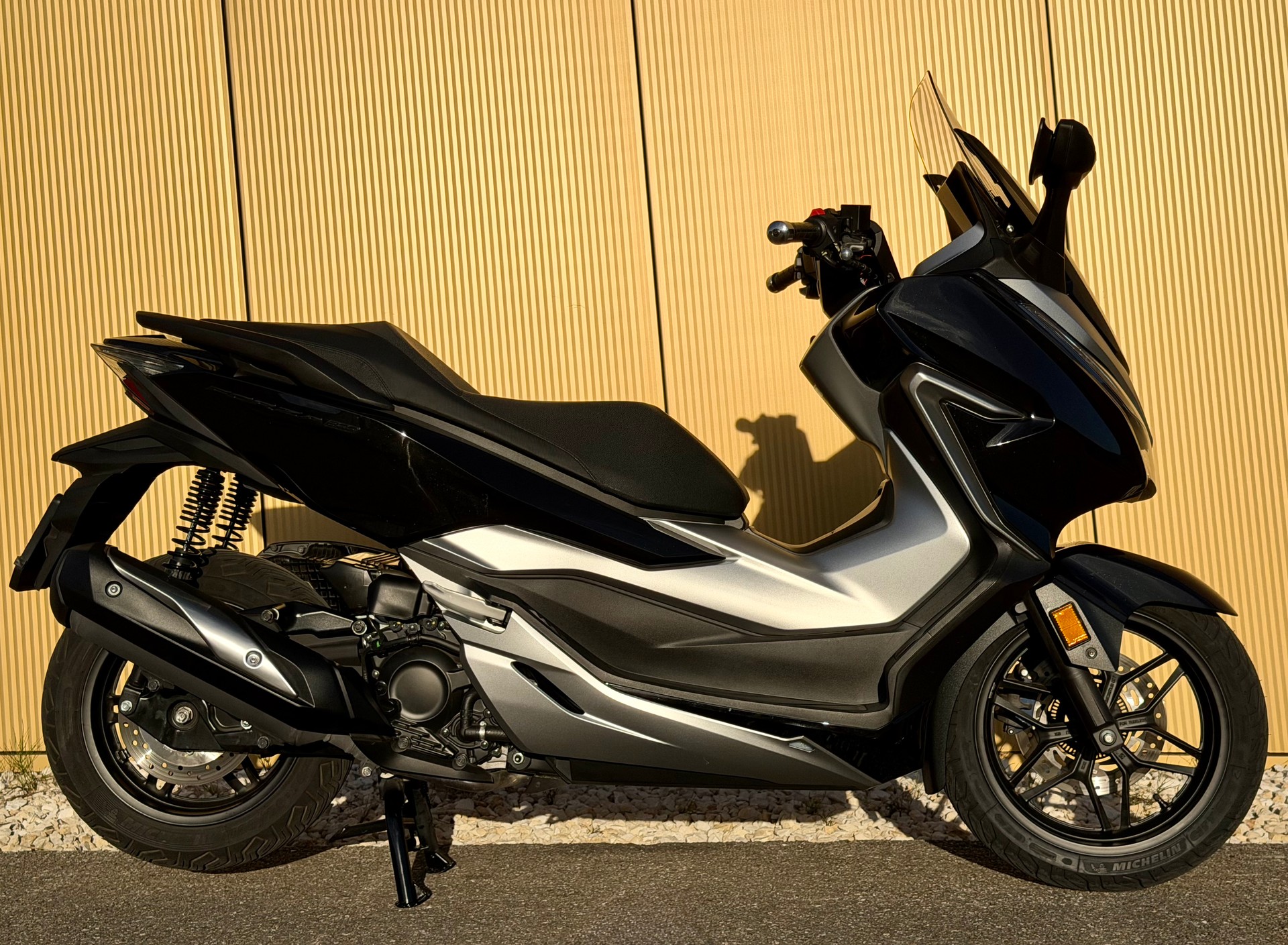 HONDA NSS FORZA 300 ABS-showroom-element-3