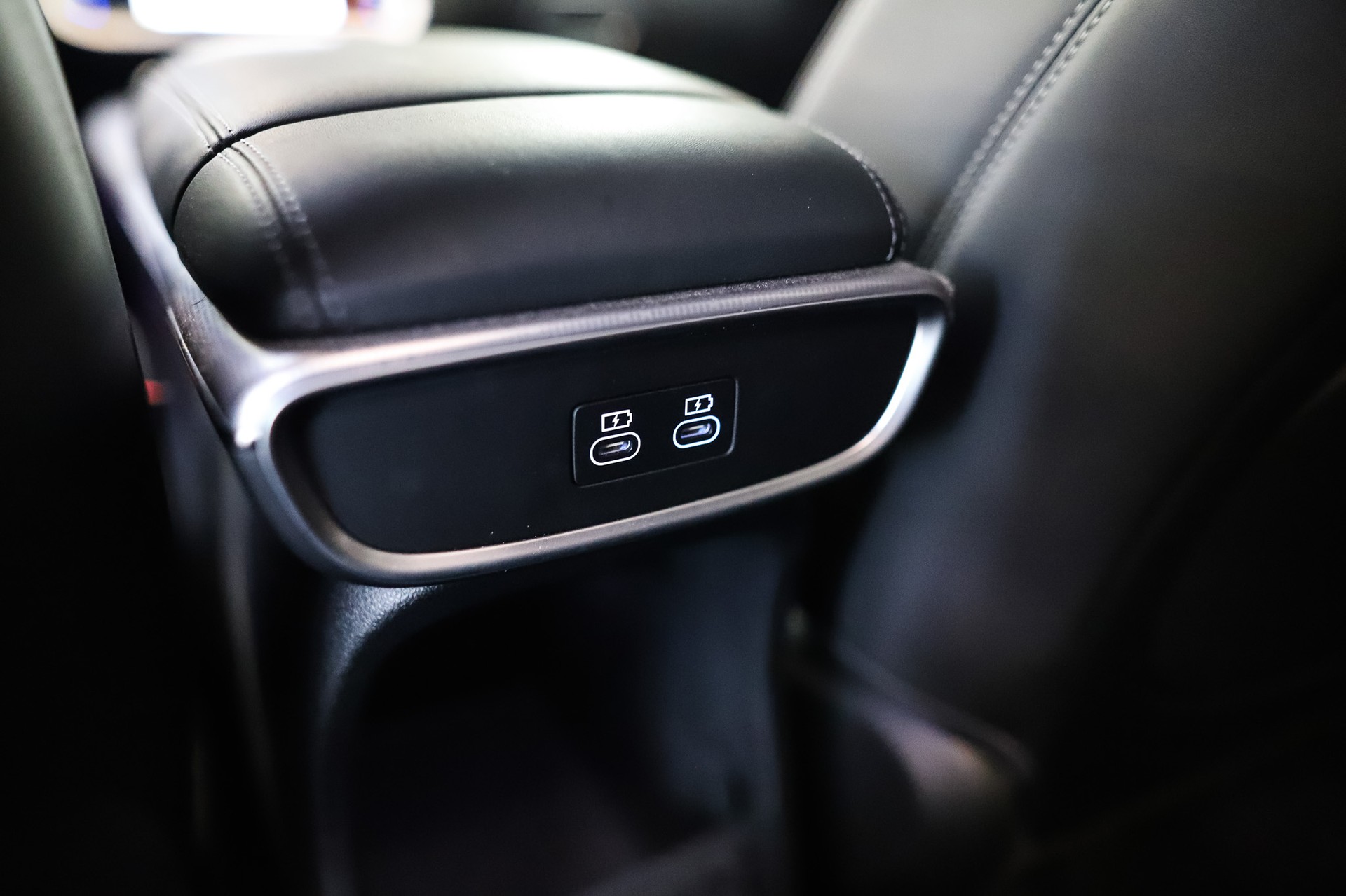 GENESIS GV60 77.4 kWh Premium *Capri Blue*-image-15