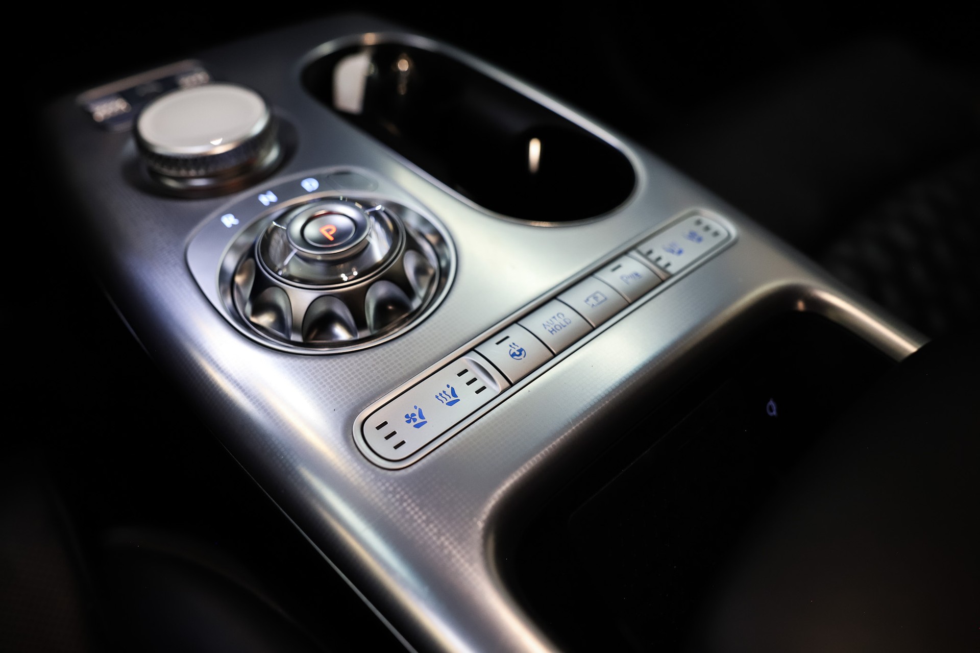 GENESIS GV60 77.4 kWh Premium *Capri Blue*-image-11