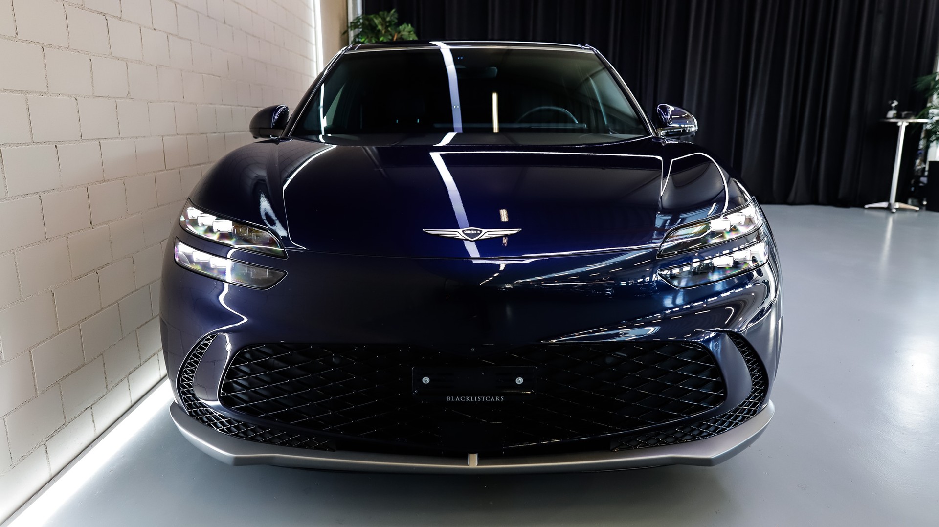GENESIS GV60 77.4 kWh Premium *Capri Blue*-image-2