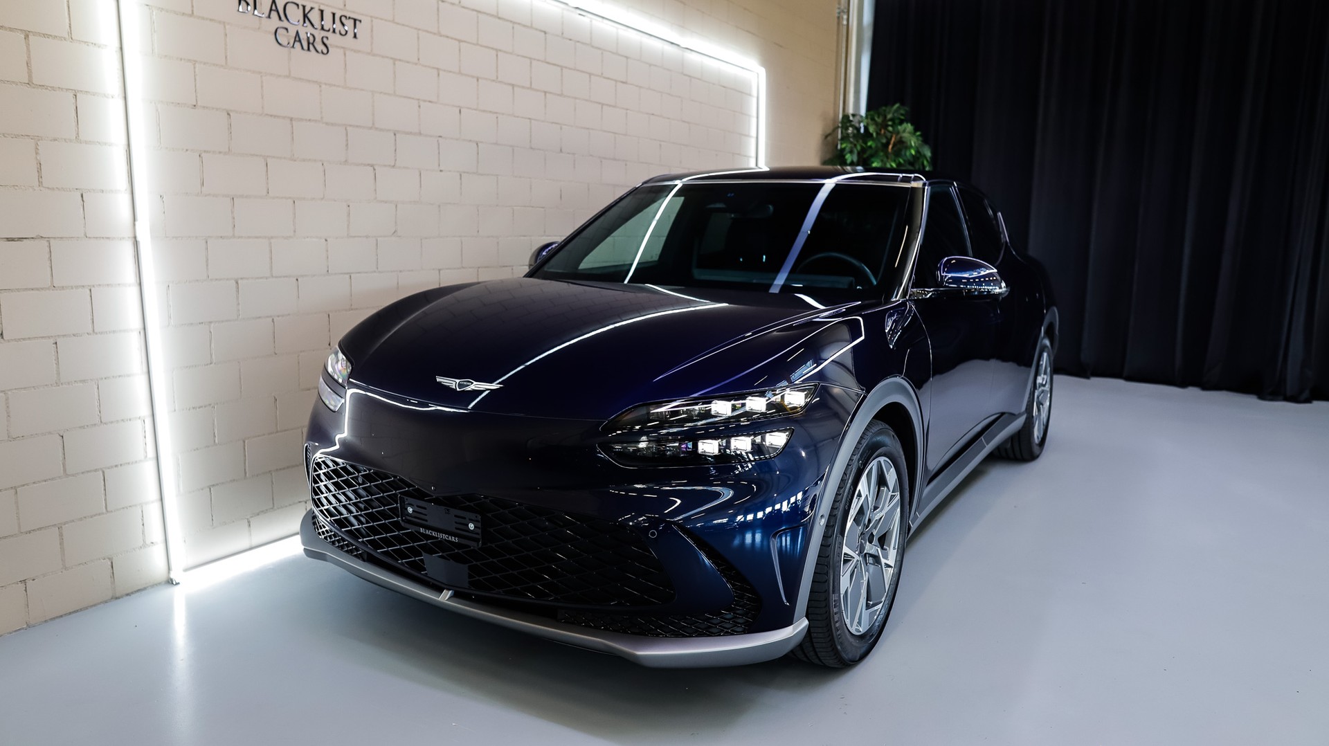 GENESIS GV60 77.4 kWh Premium *Capri Blue*-image-1