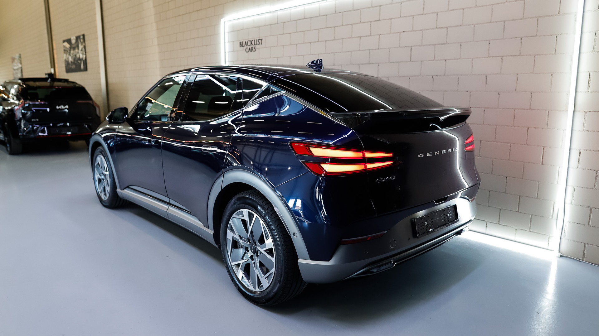 GENESIS GV60 77.4 kWh Premium *Capri Blue*-image-4