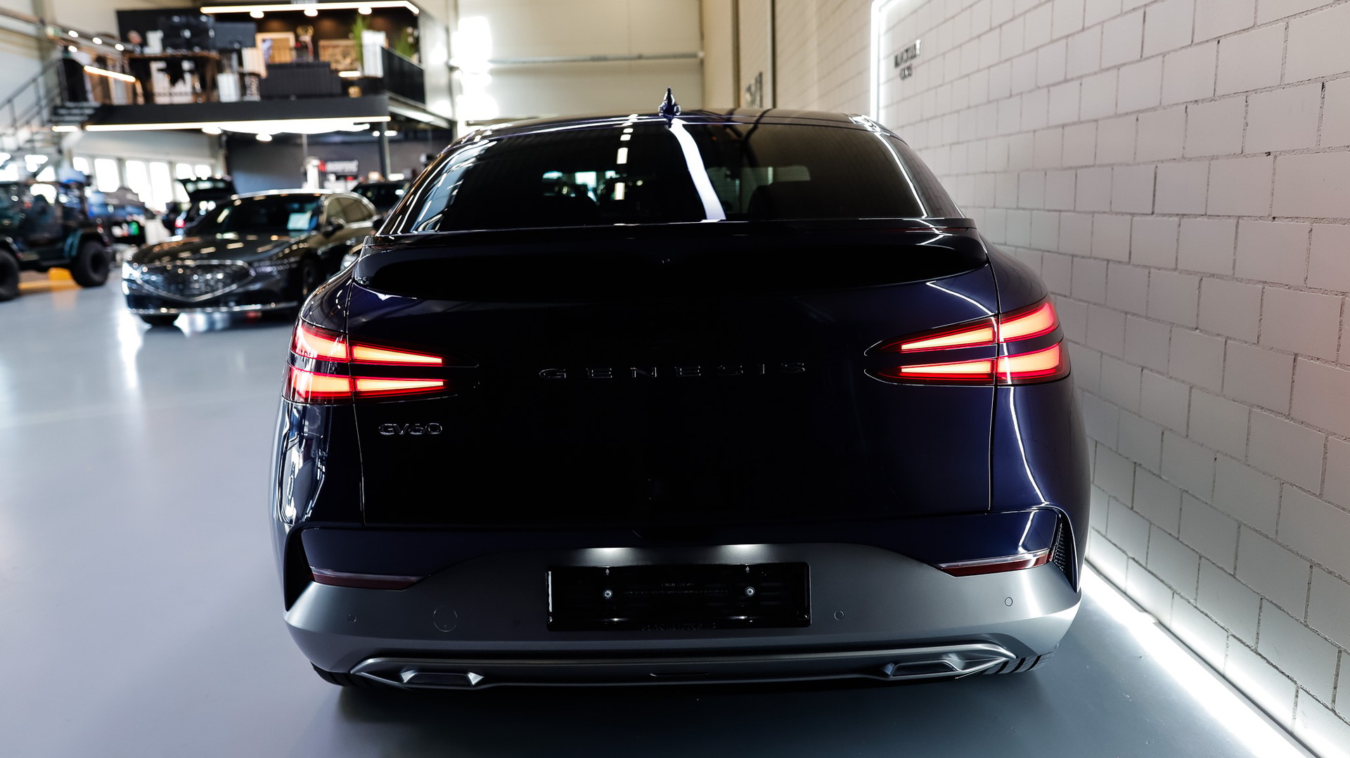 GENESIS GV60 77.4 kWh Premium *Capri Blue*-image-5