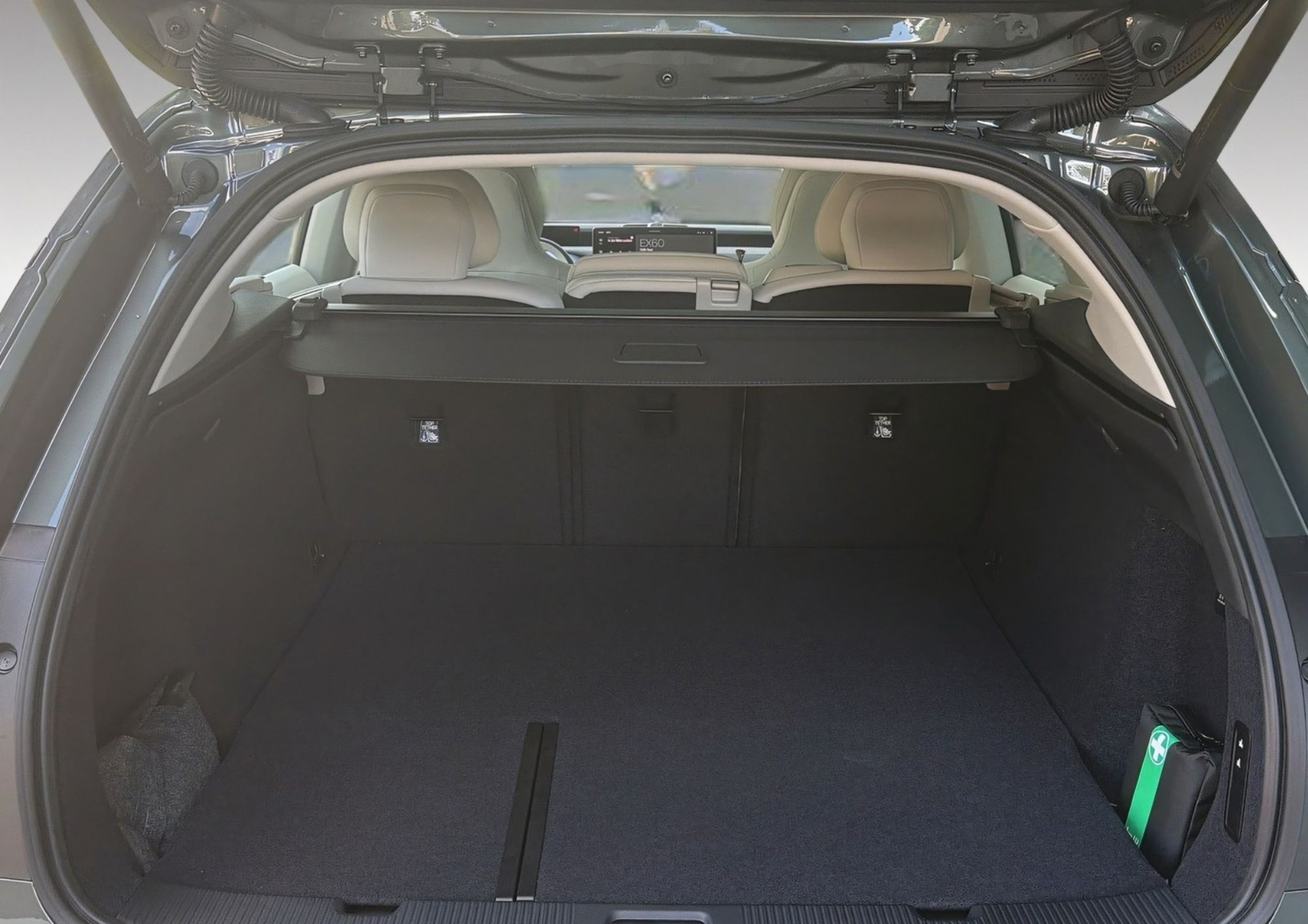 VOLVO EX60 Twin Ultra AWD-image-21