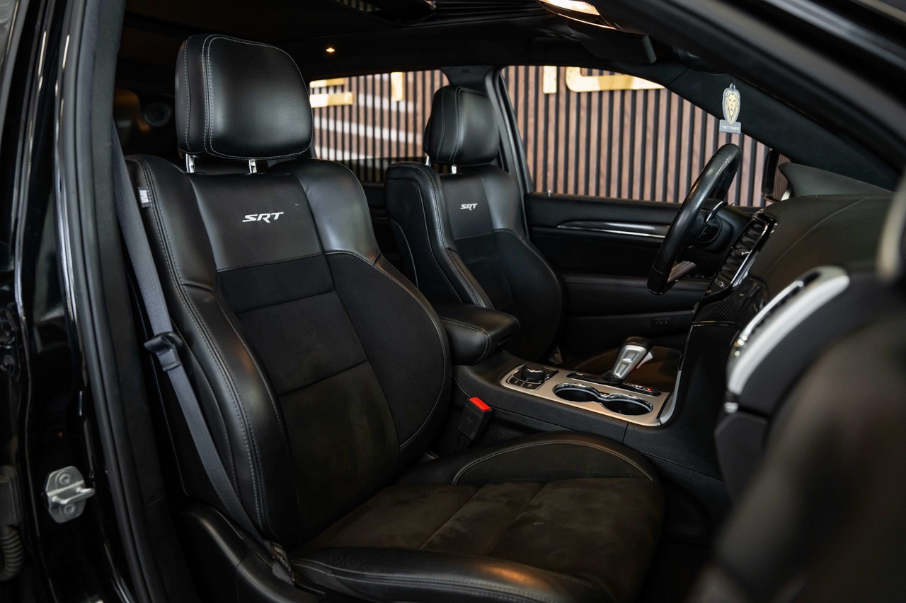 JEEP Grand Cherokee 6.4 V8 HEMI SRT8 Automatic-image-16