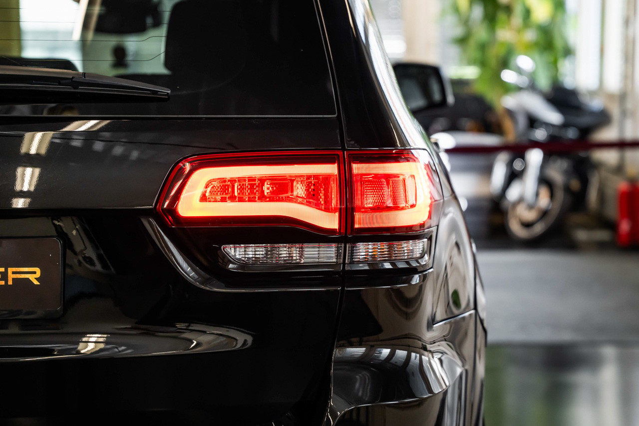 JEEP Grand Cherokee 6.4 V8 HEMI SRT8 Automatic-image-8