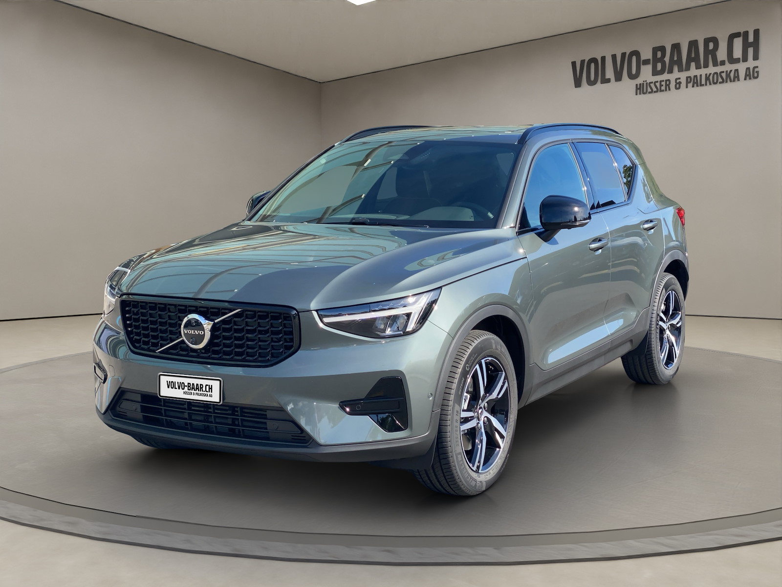 VOLVO XC40 2.0 B3 MH Plus Dark-image-0