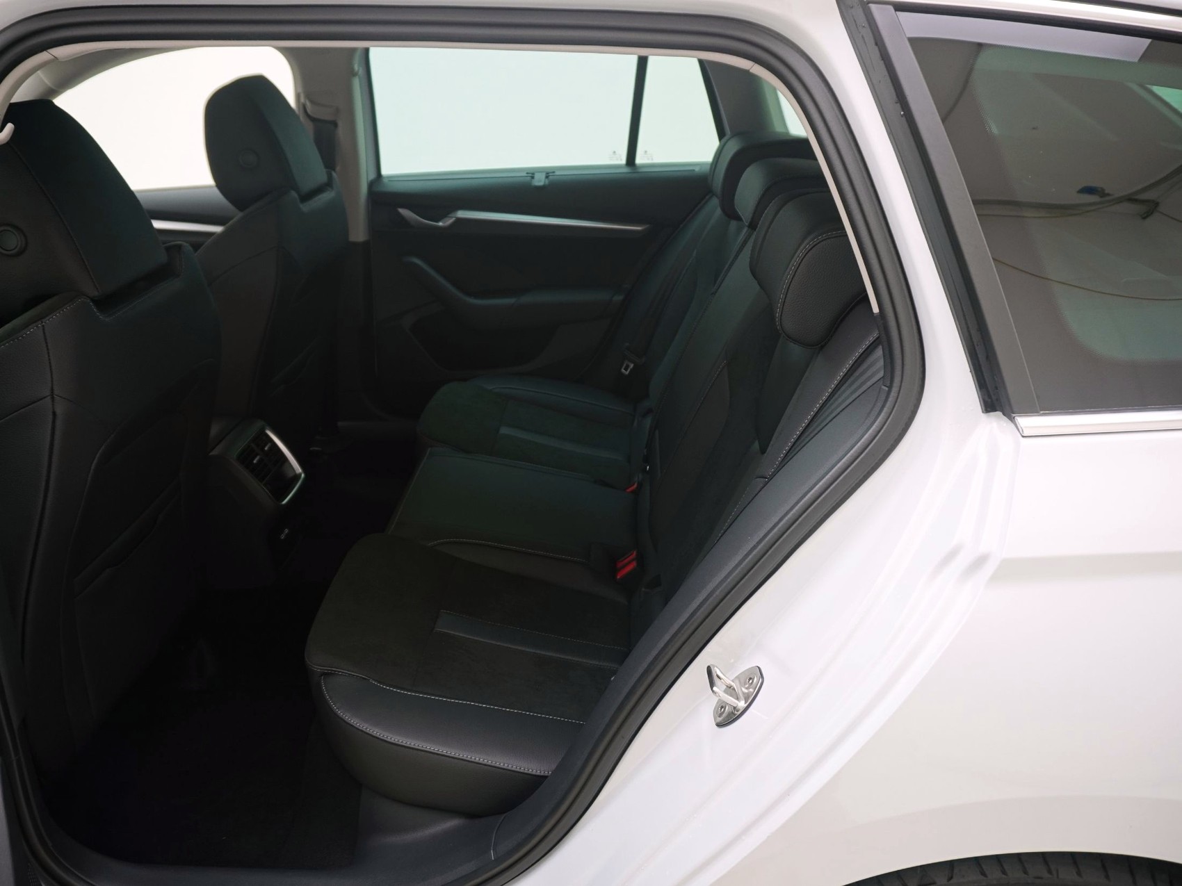 SKODA Octavia 1.5 TSI mHEV Selection-Lounge DSG-image-14