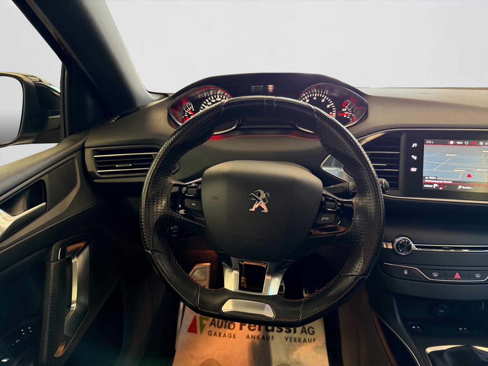 PEUGEOT 308 1.2 Pure Tech GT Line-image-27