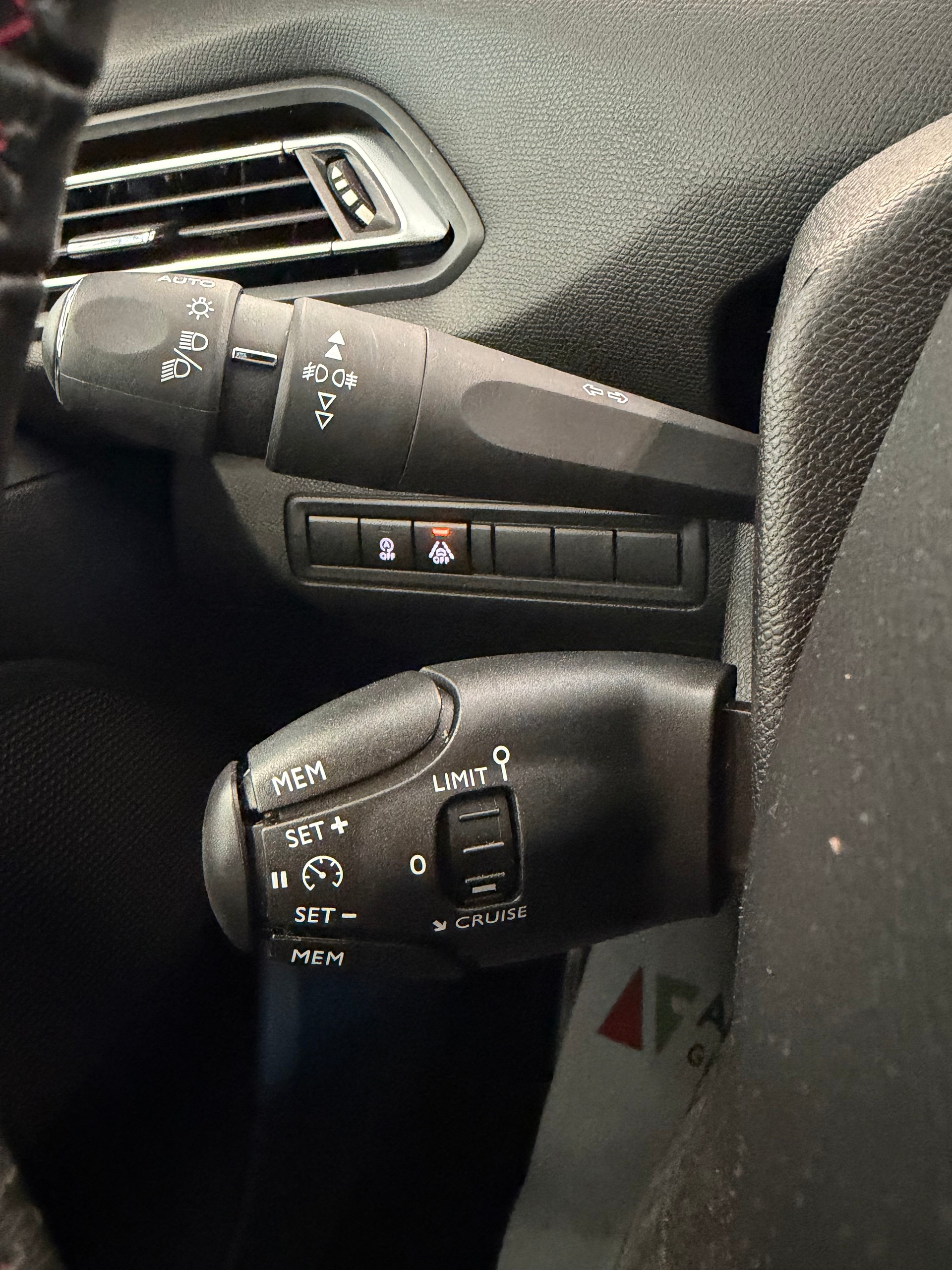 PEUGEOT 308 1.2 Pure Tech GT Line-image-16