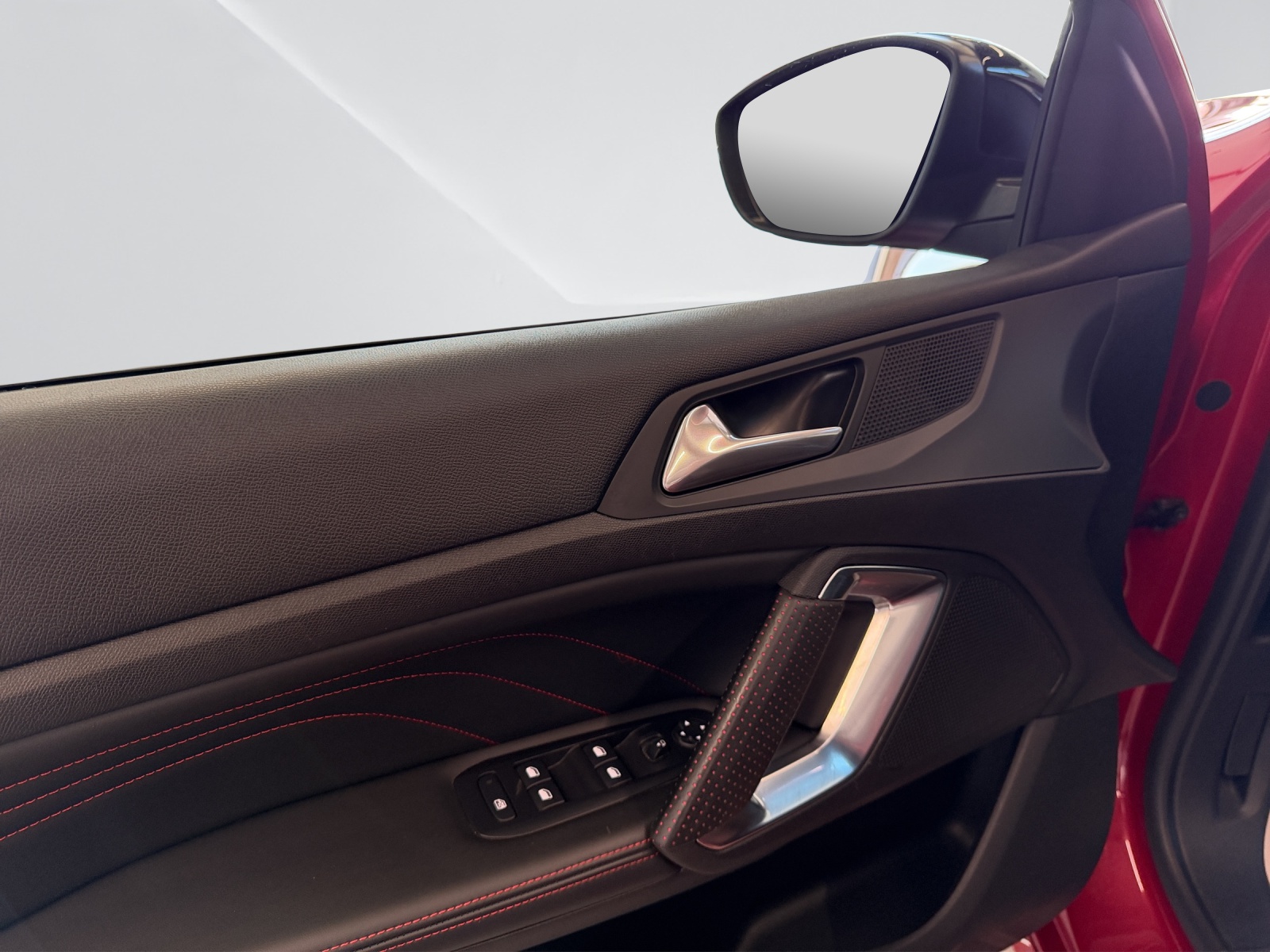 PEUGEOT 308 1.2 Pure Tech GT Line-image-29